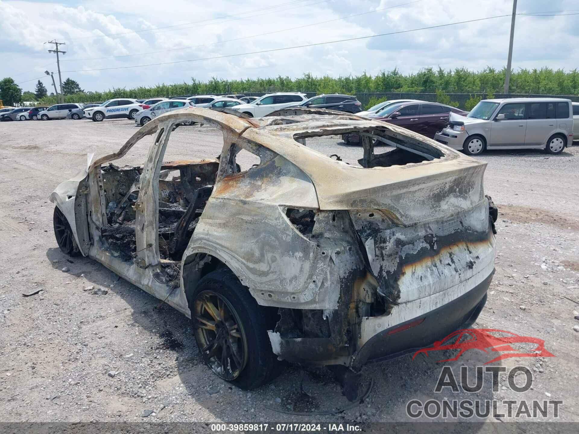 TESLA MODEL Y 2021 - 5YJYGDEE3MF082517