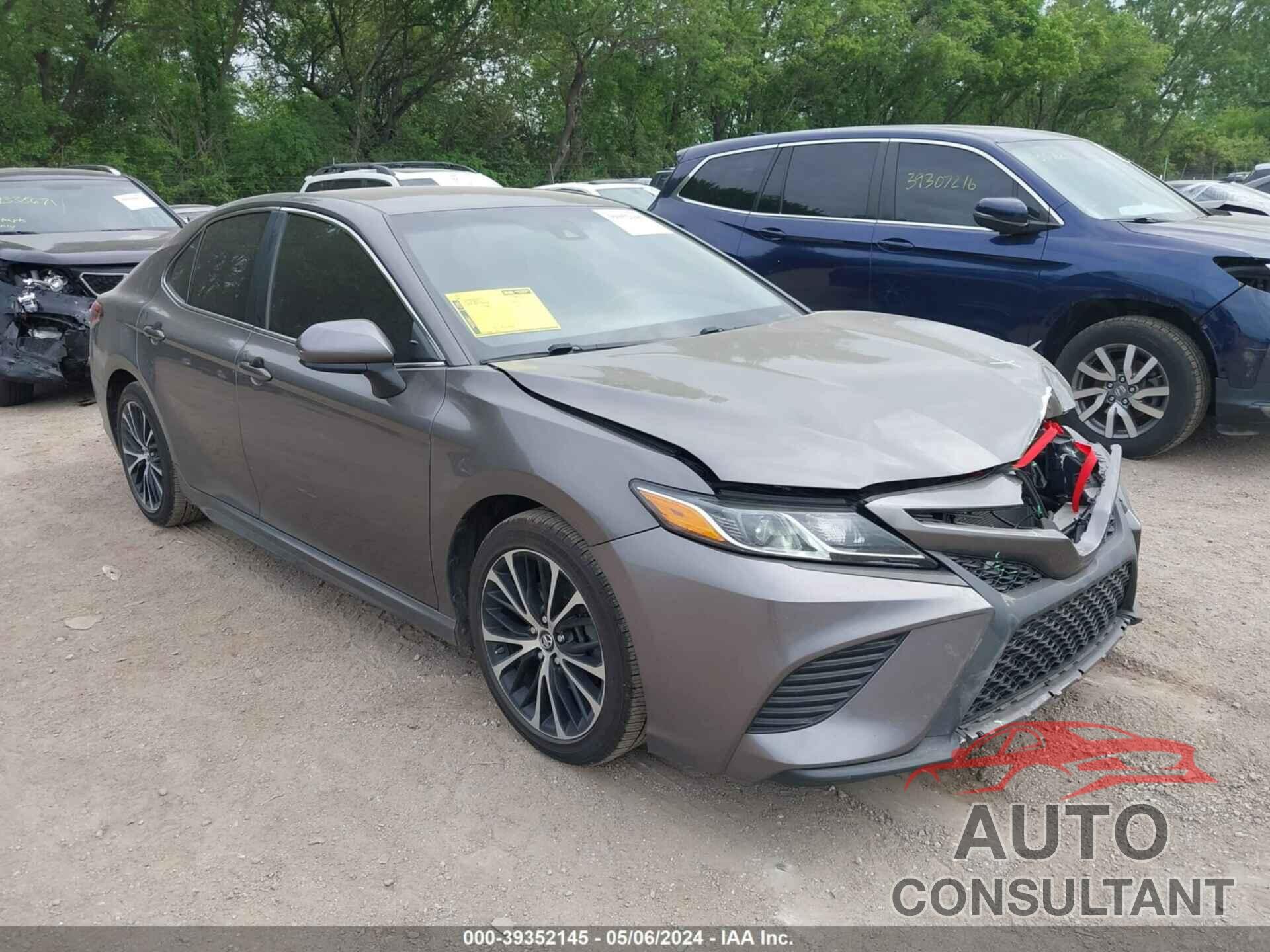 TOYOTA CAMRY 2018 - 4T1B11HK9JU554855