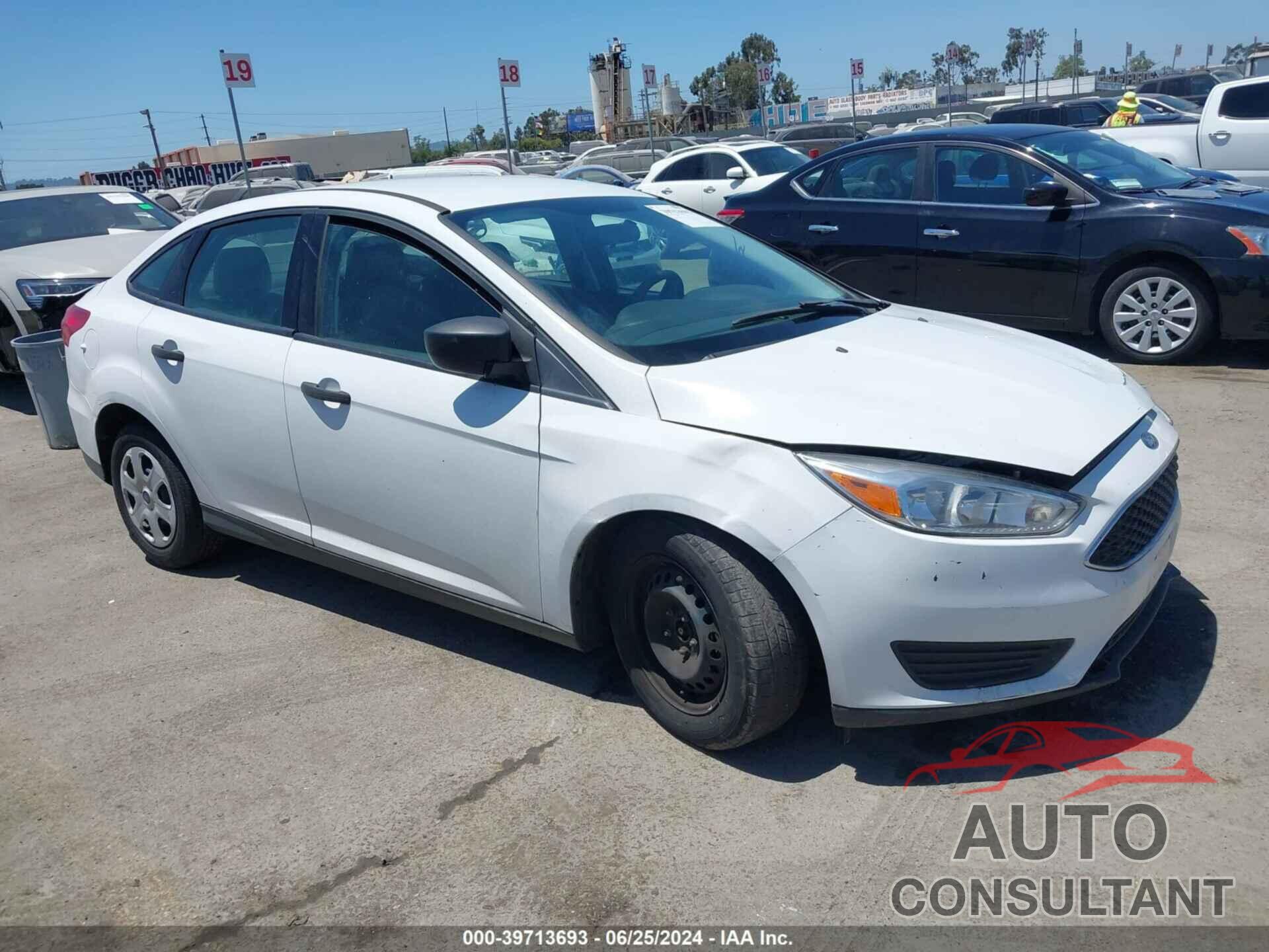 FORD FOCUS 2018 - 1FADP3E29JL261206