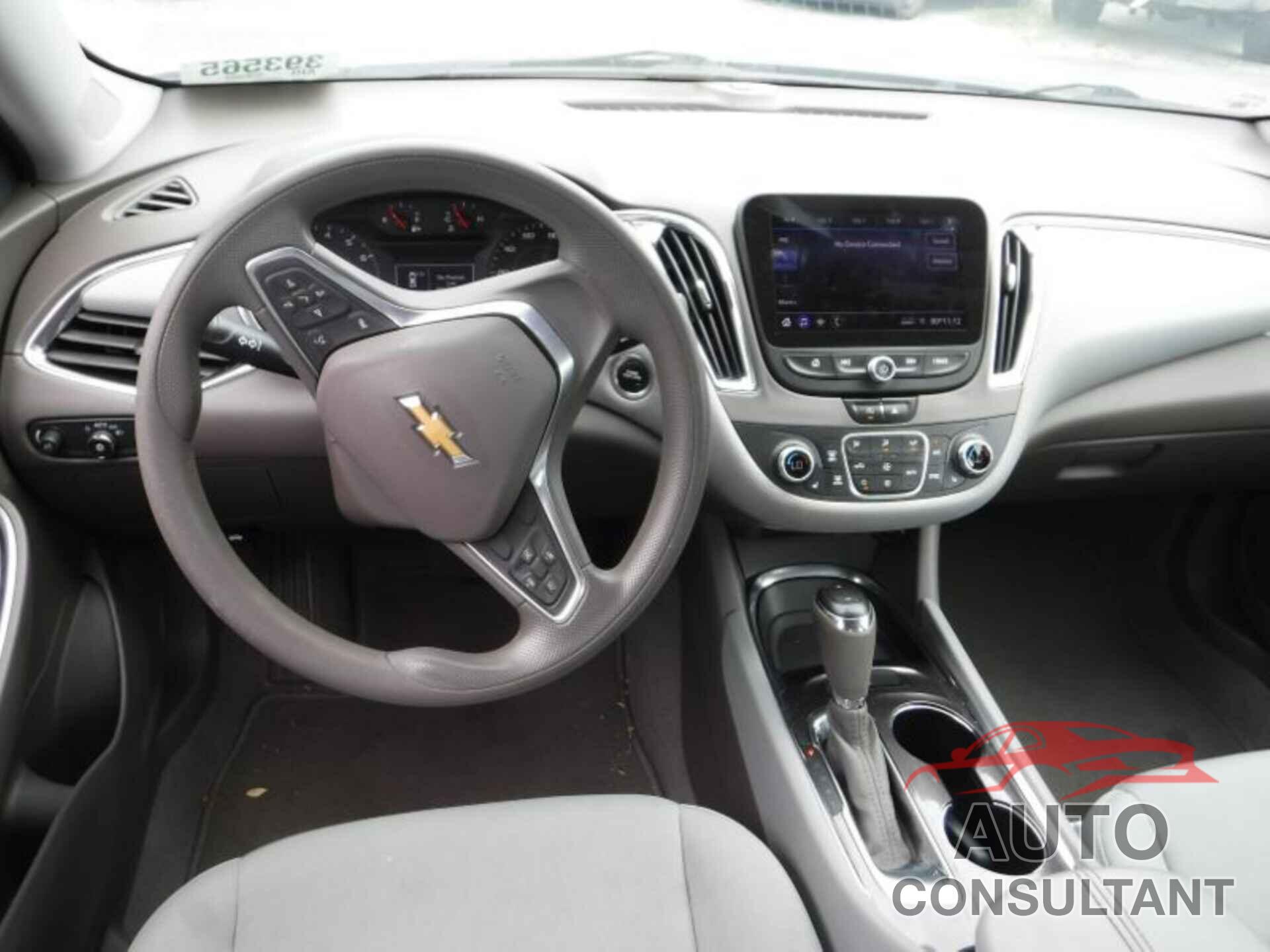 CHEVROLET MALIBU 2020 - 1G1ZD5ST4LF023226