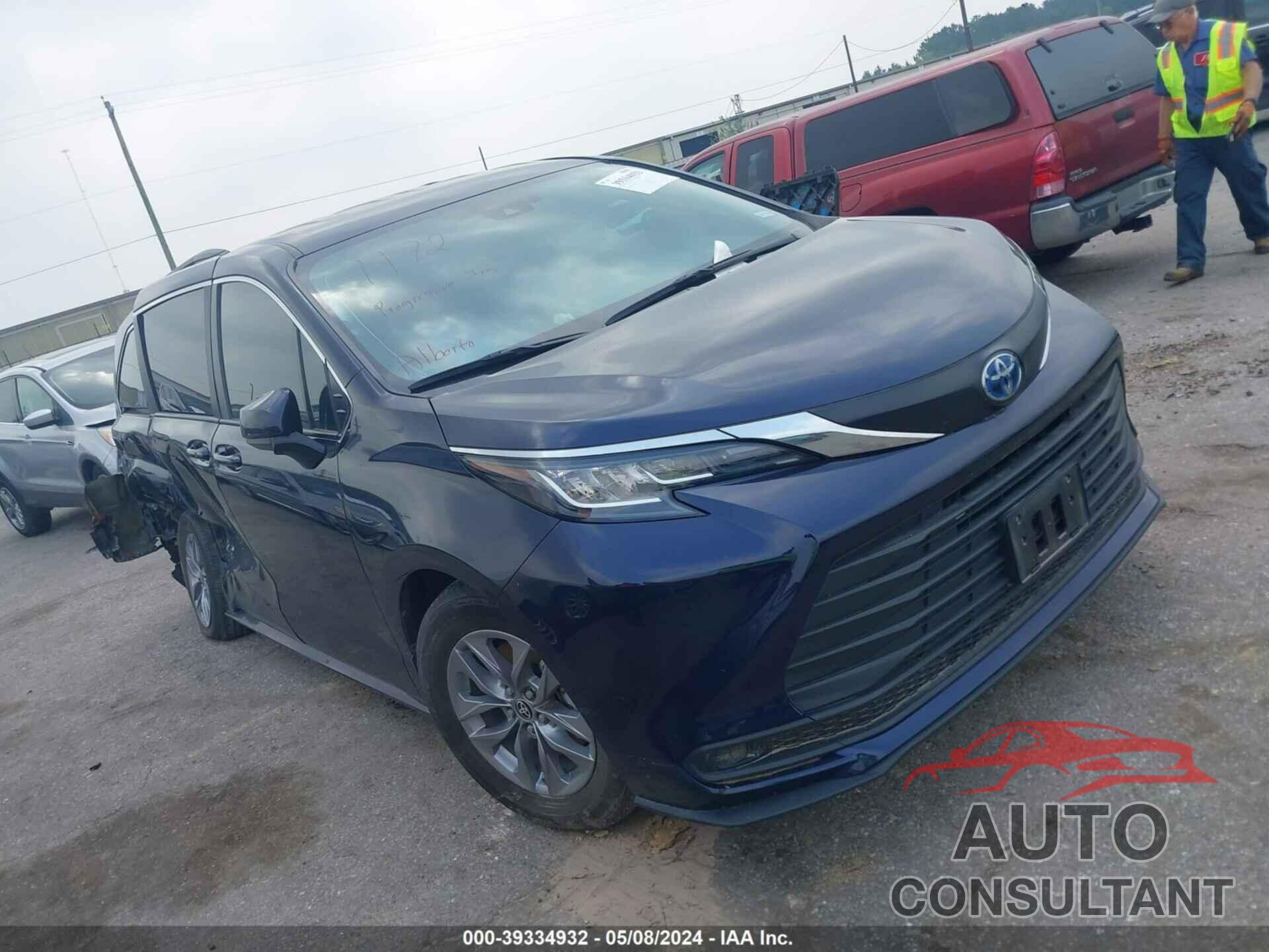 TOYOTA SIENNA 2022 - 5TDKRKEC5NS124668