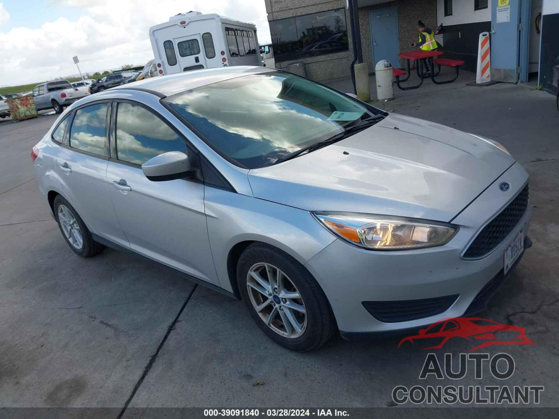 FORD FOCUS 2018 - 1FADP3F27JL328609