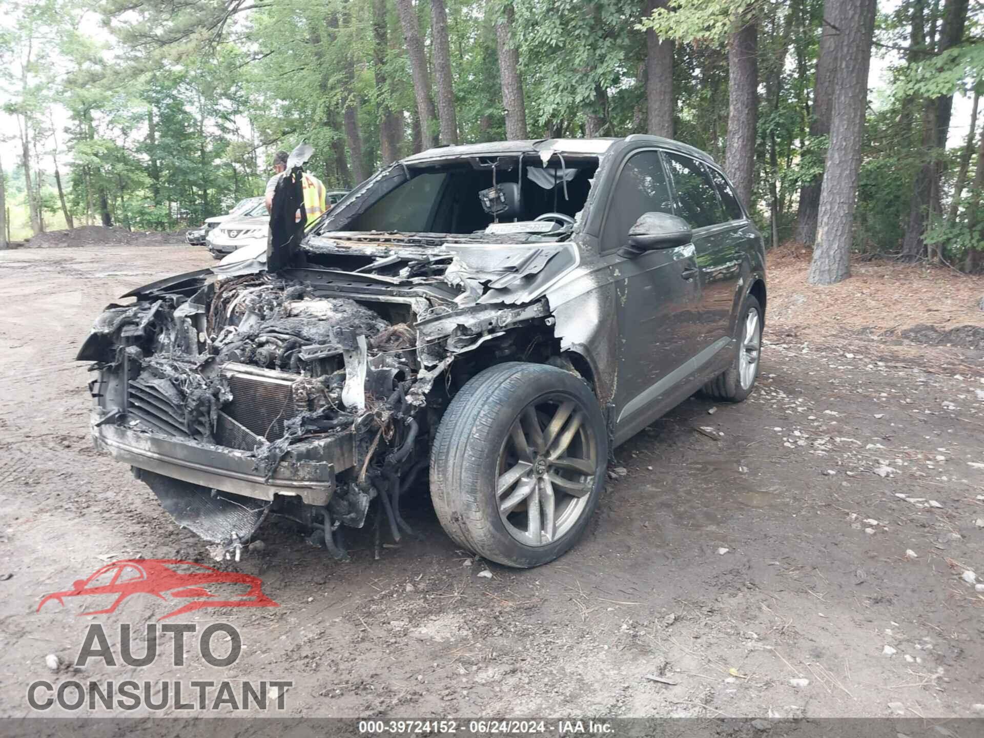 AUDI Q7 2018 - WA1VAAF79JD046895