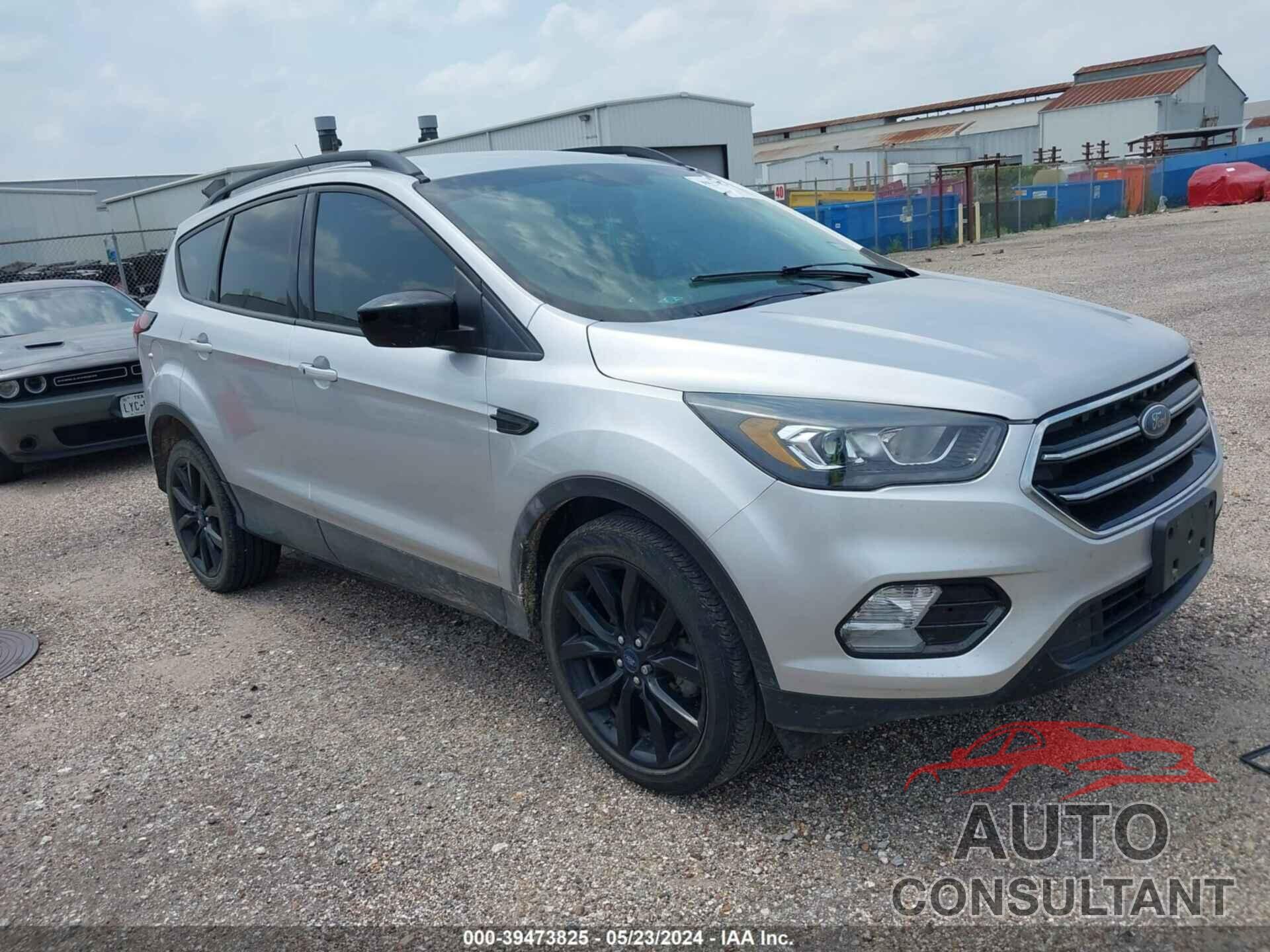 FORD ESCAPE 2019 - 1FMCU0GD5KUA71227