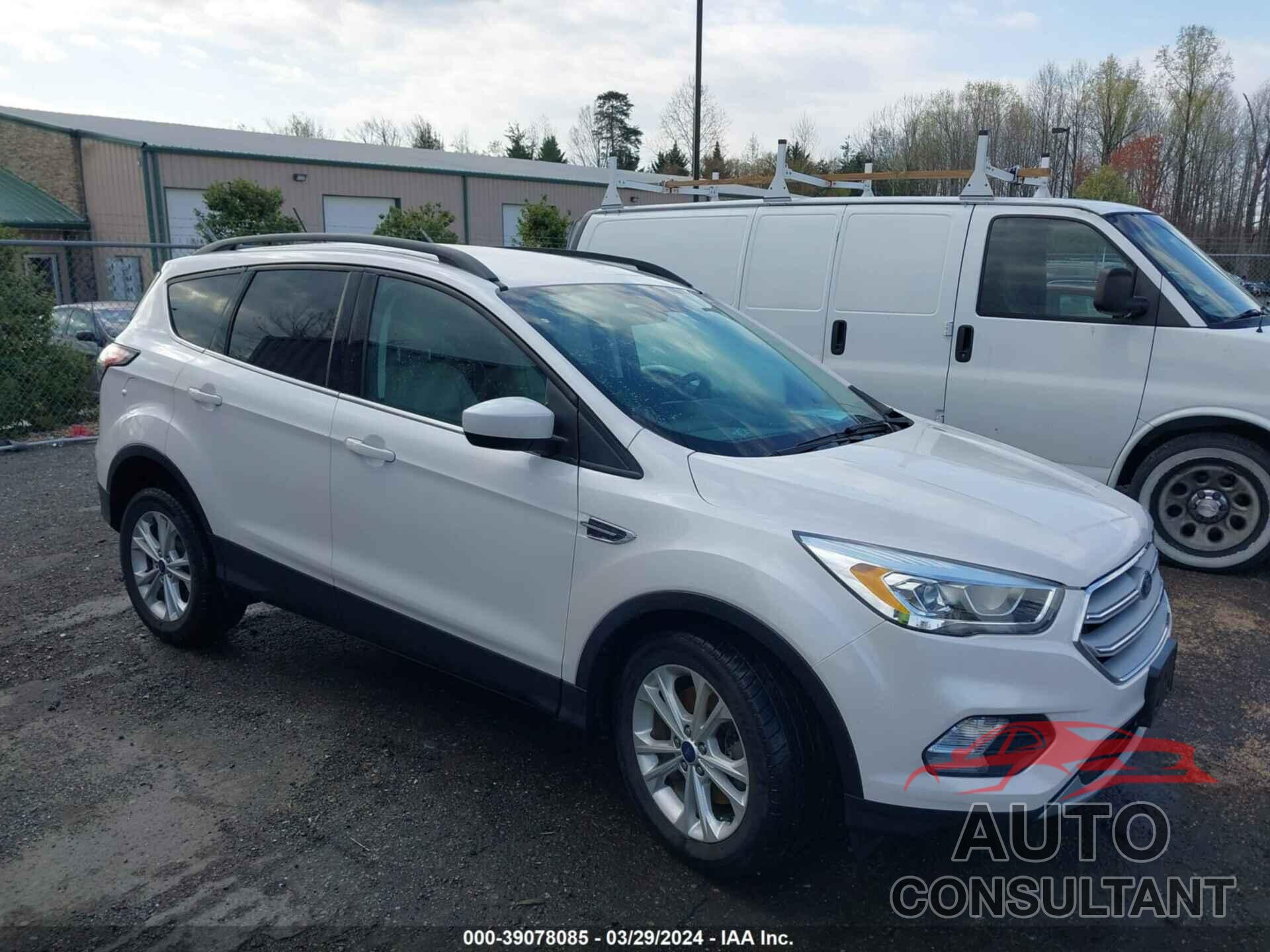 FORD ESCAPE 2018 - 1FMCU9HD1JUA49453