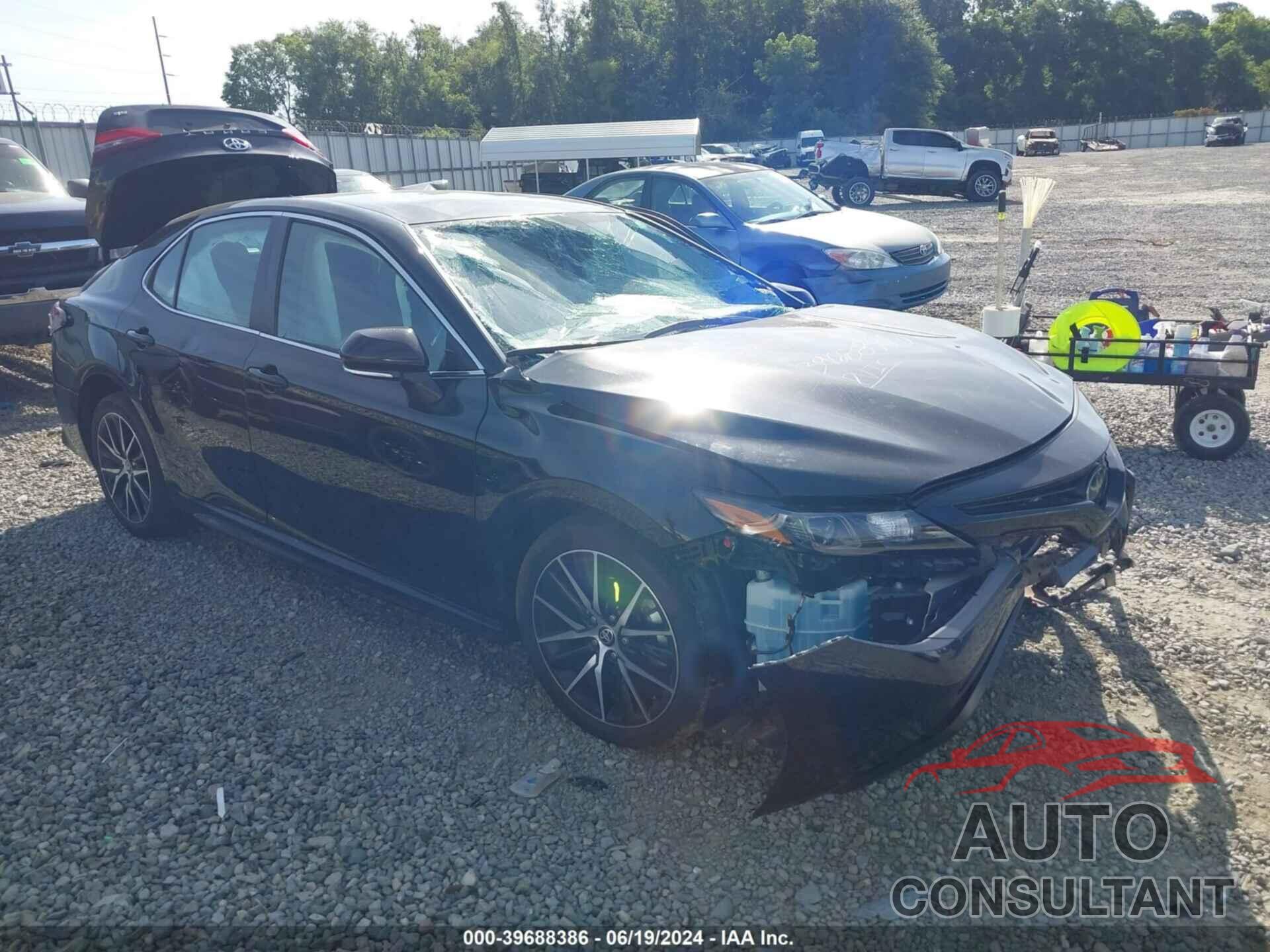 TOYOTA CAMRY 2022 - 4T1T11AK8NU683223