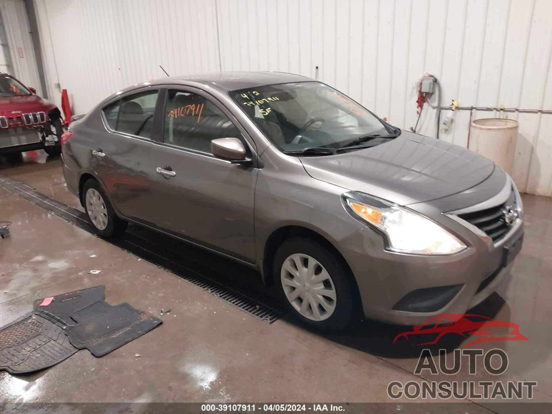 NISSAN VERSA 2017 - 3N1CN7AP1HL812086