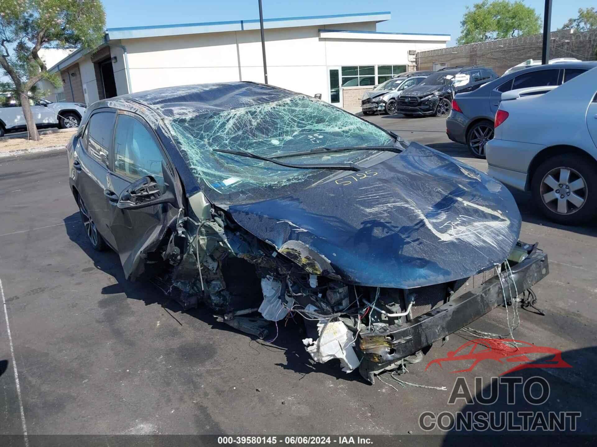 TOYOTA COROLLA 2018 - 5YFBURHE2JP775778