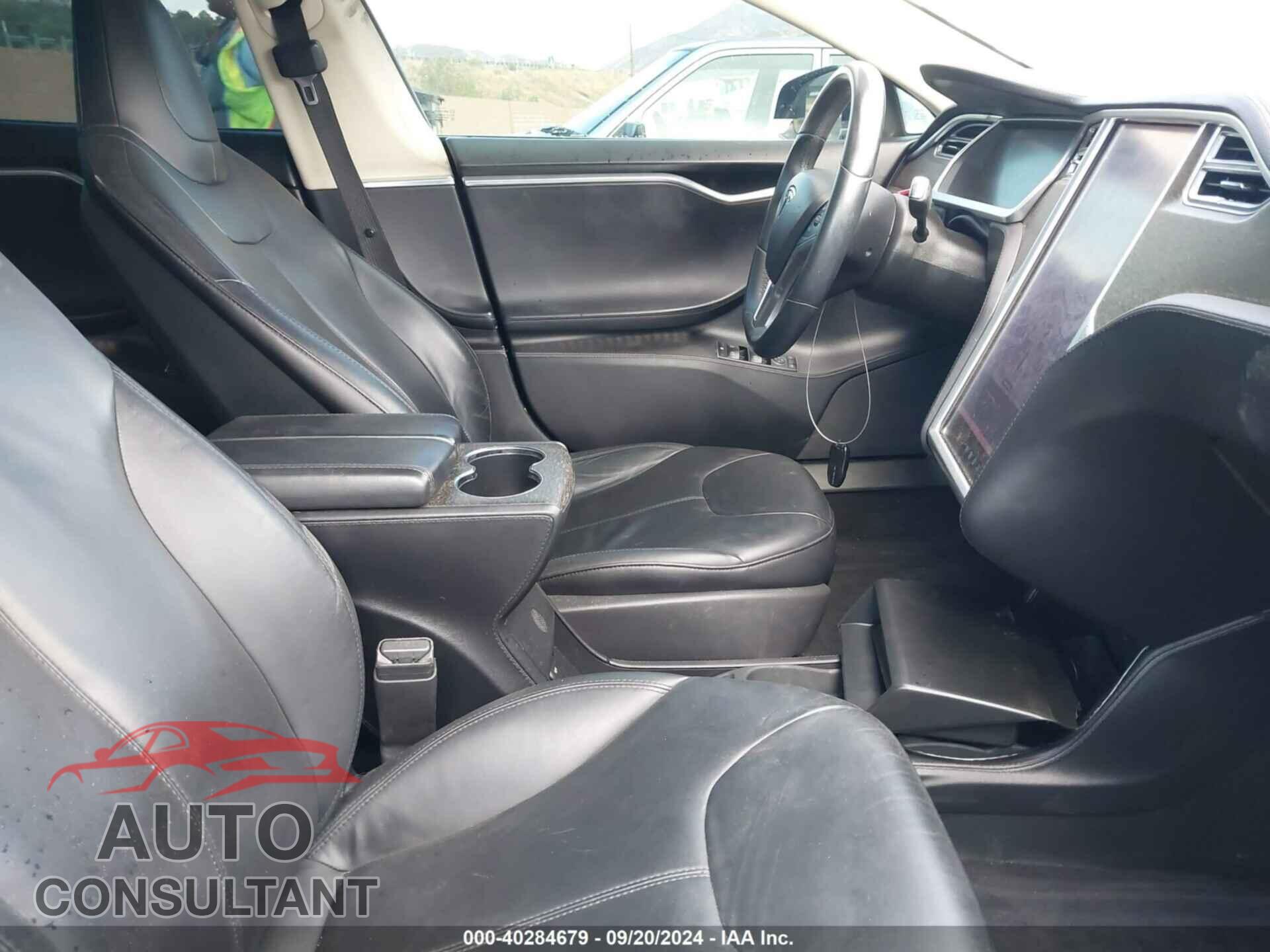 TESLA MODEL S 2013 - 5YJSA1CN1DFP16464