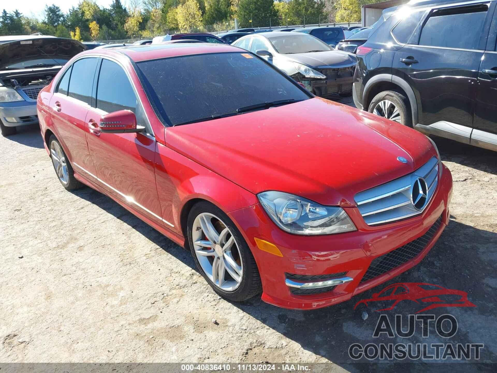 MERCEDES-BENZ C 300 2013 - WDDGF8AB2DR284203