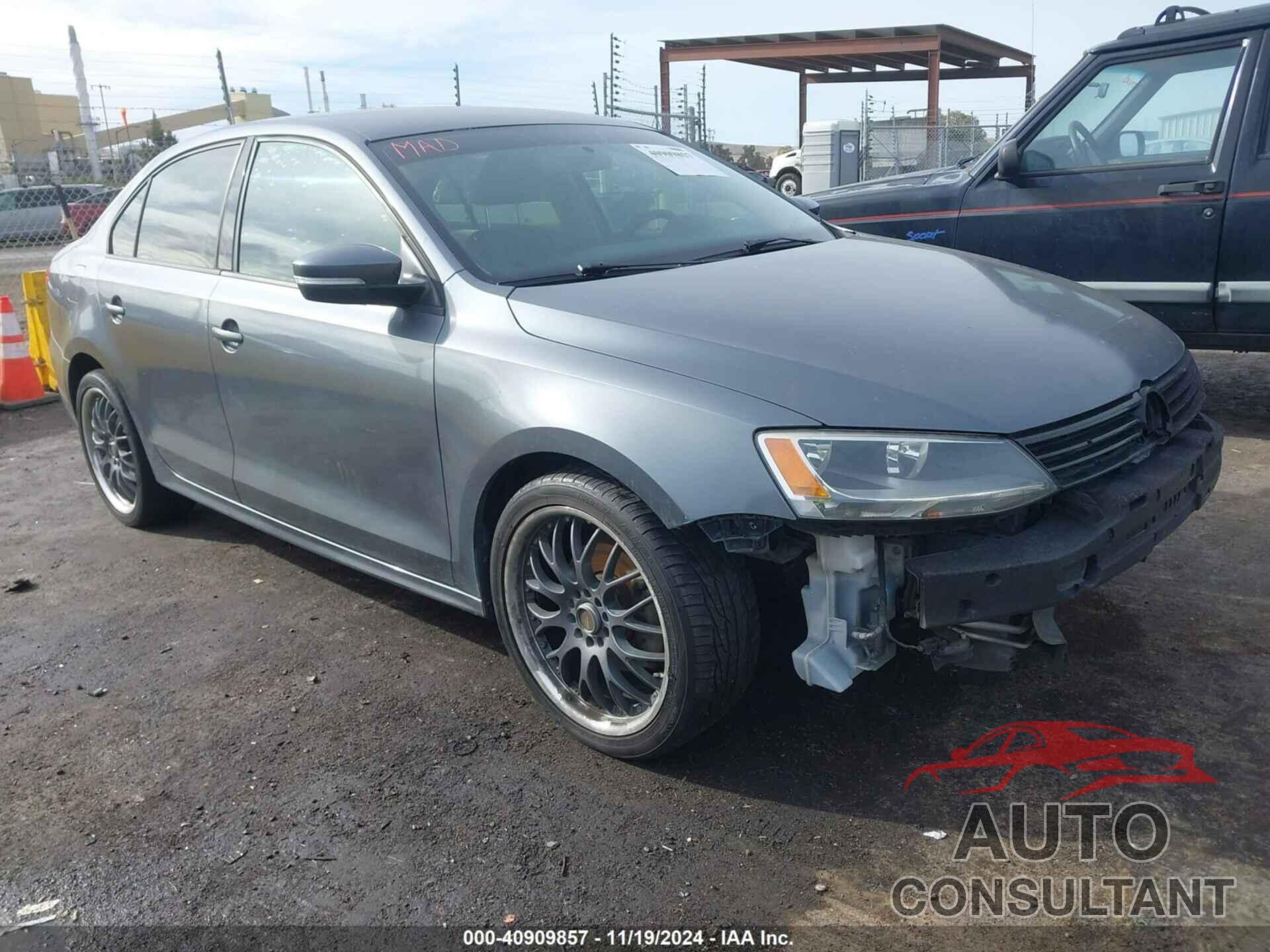 VOLKSWAGEN JETTA 2011 - 3VWDZ7AJ4BM340434