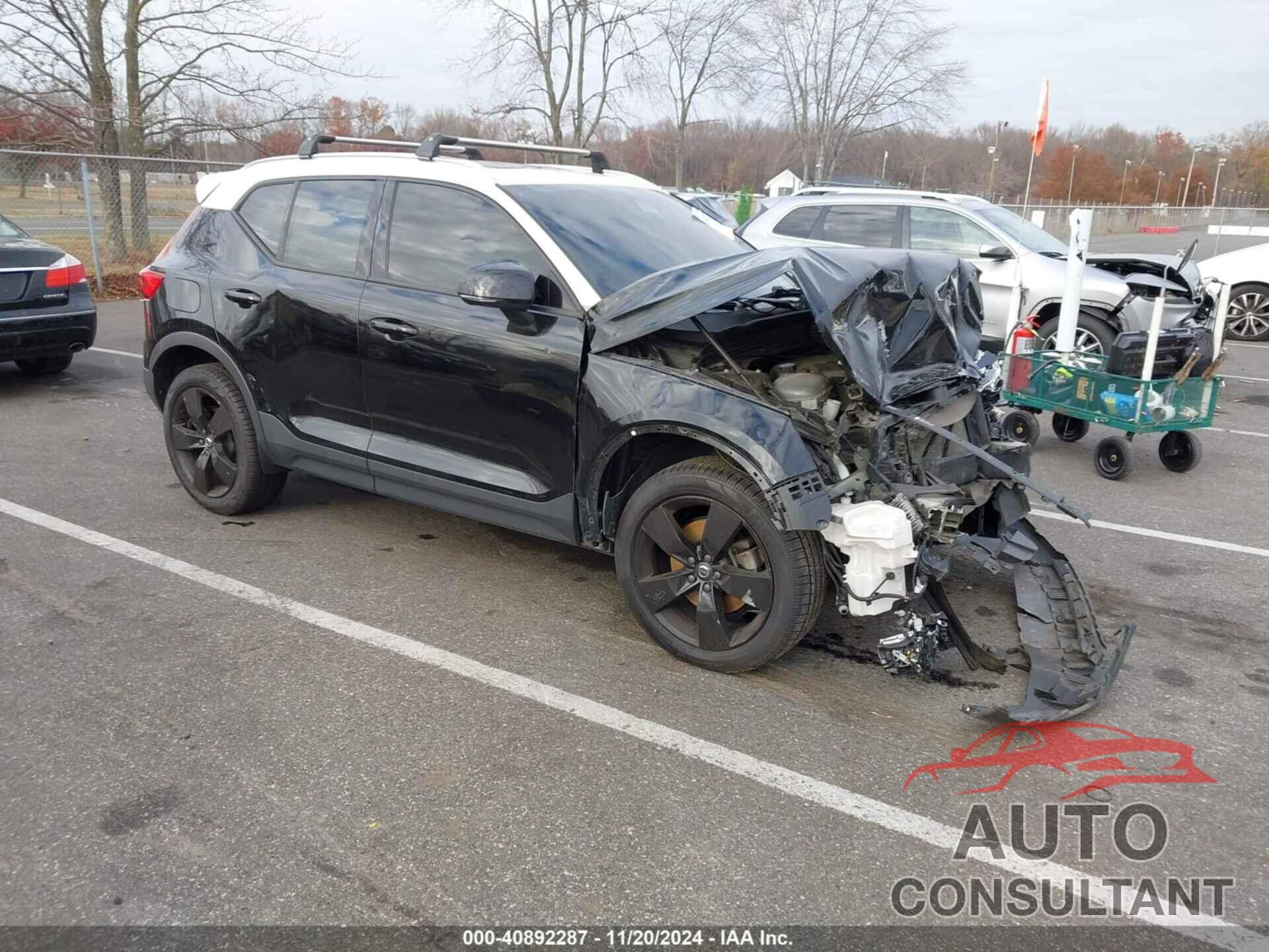 VOLVO XC40 2019 - YV4162XZ8K2008421