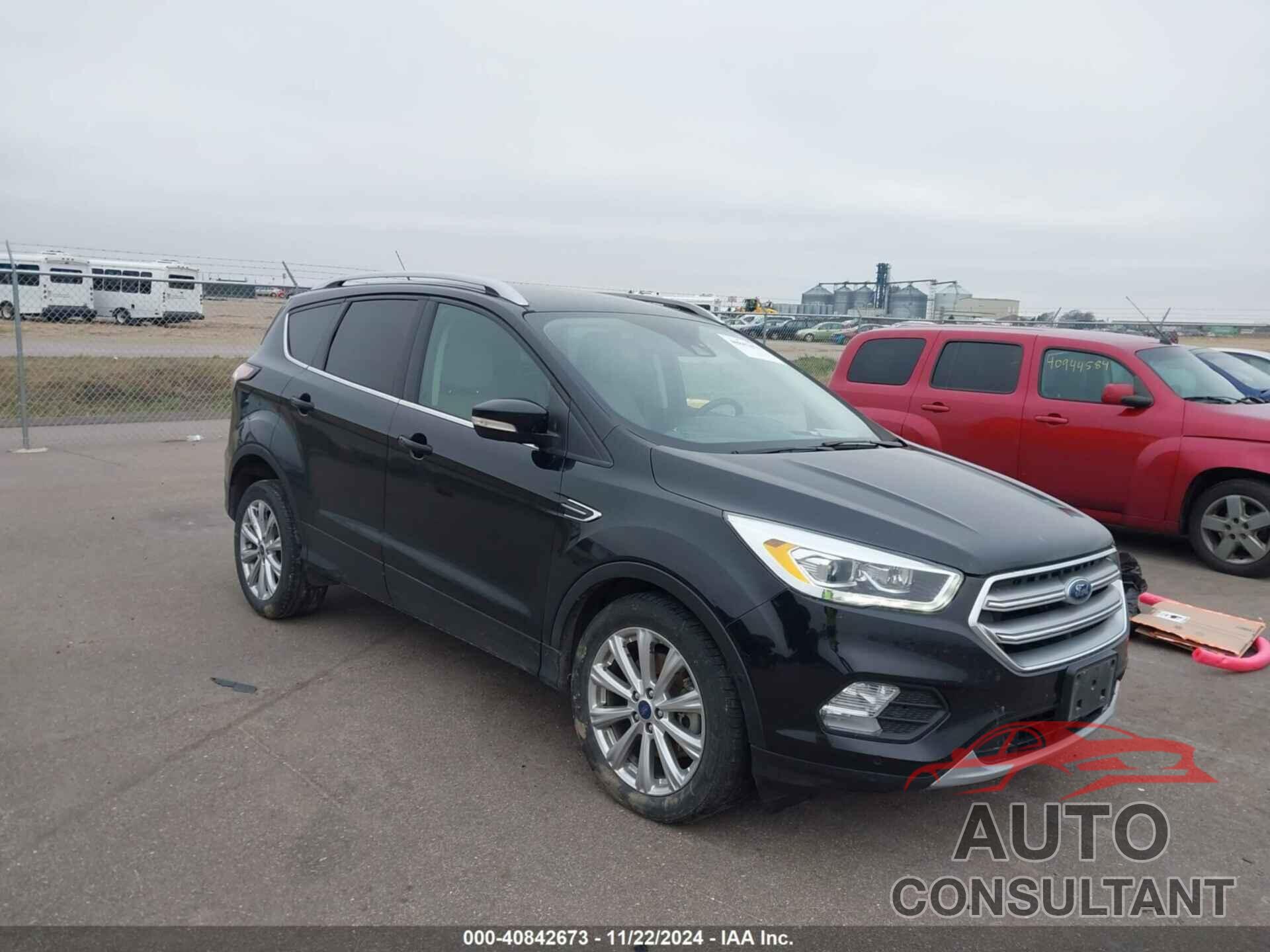 FORD ESCAPE 2017 - 1FMCU9J97HUC20383