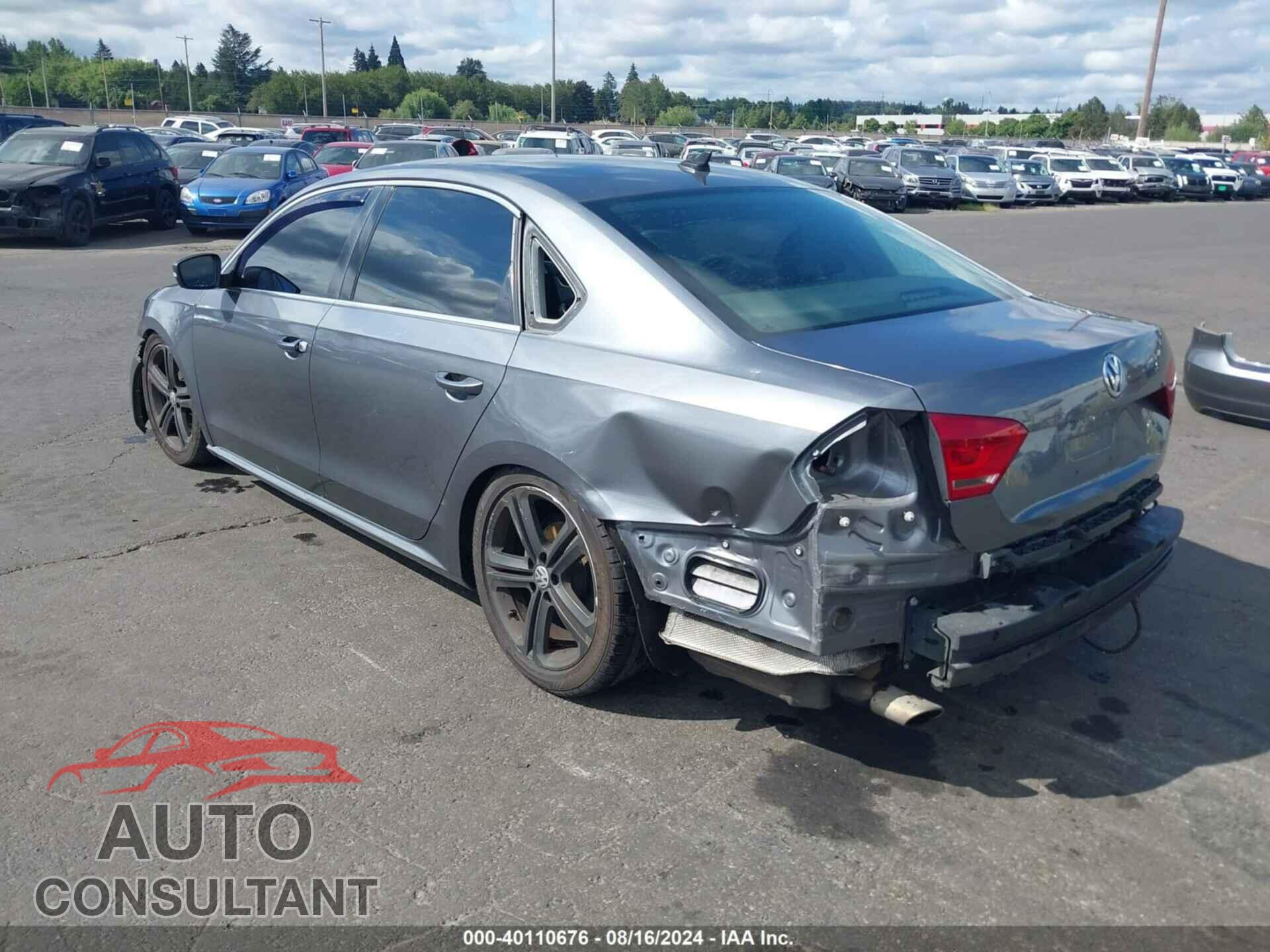 VOLKSWAGEN PASSAT 2014 - 1VWBP7A30EC008575