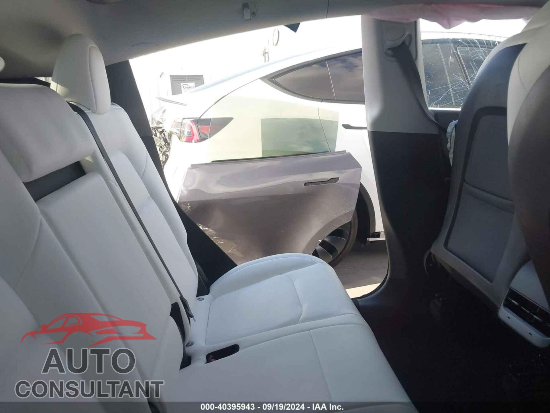 TESLA MODEL Y 2023 - 7SAYGDEE8PF920614