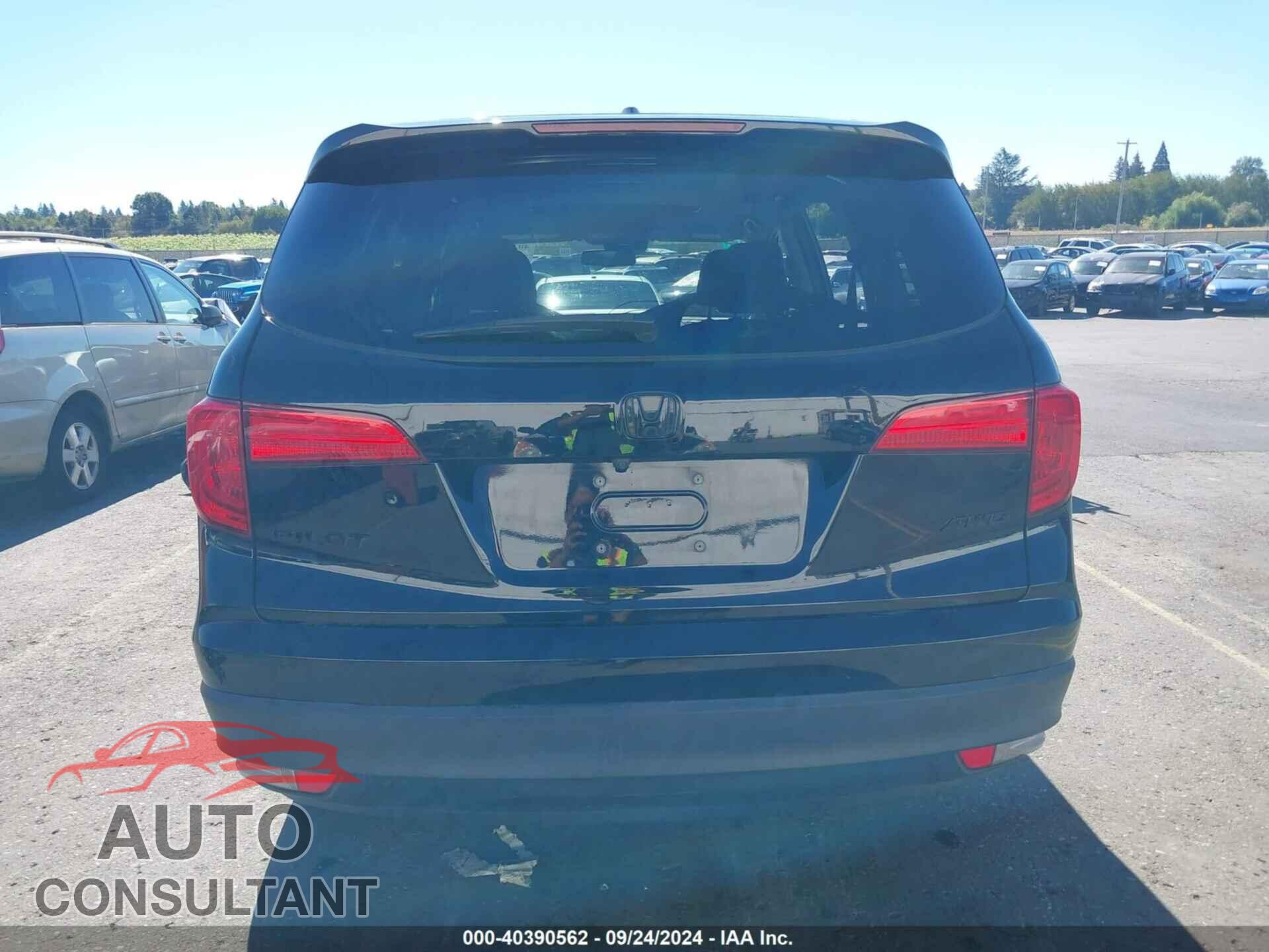 HONDA PILOT 2018 - 5FNYF6H62JB057669