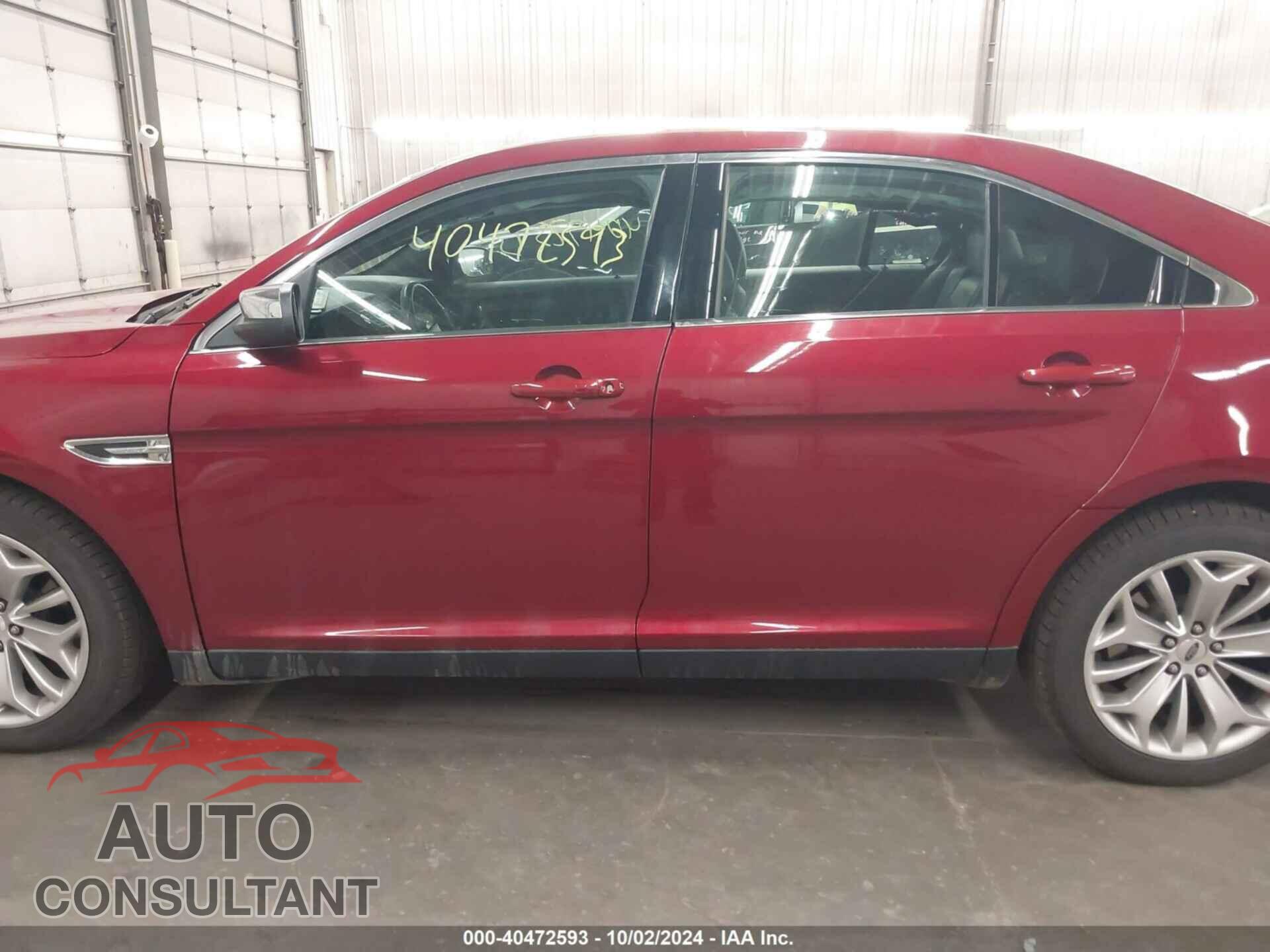 FORD TAURUS 2019 - 1FAHP2F86KG107061