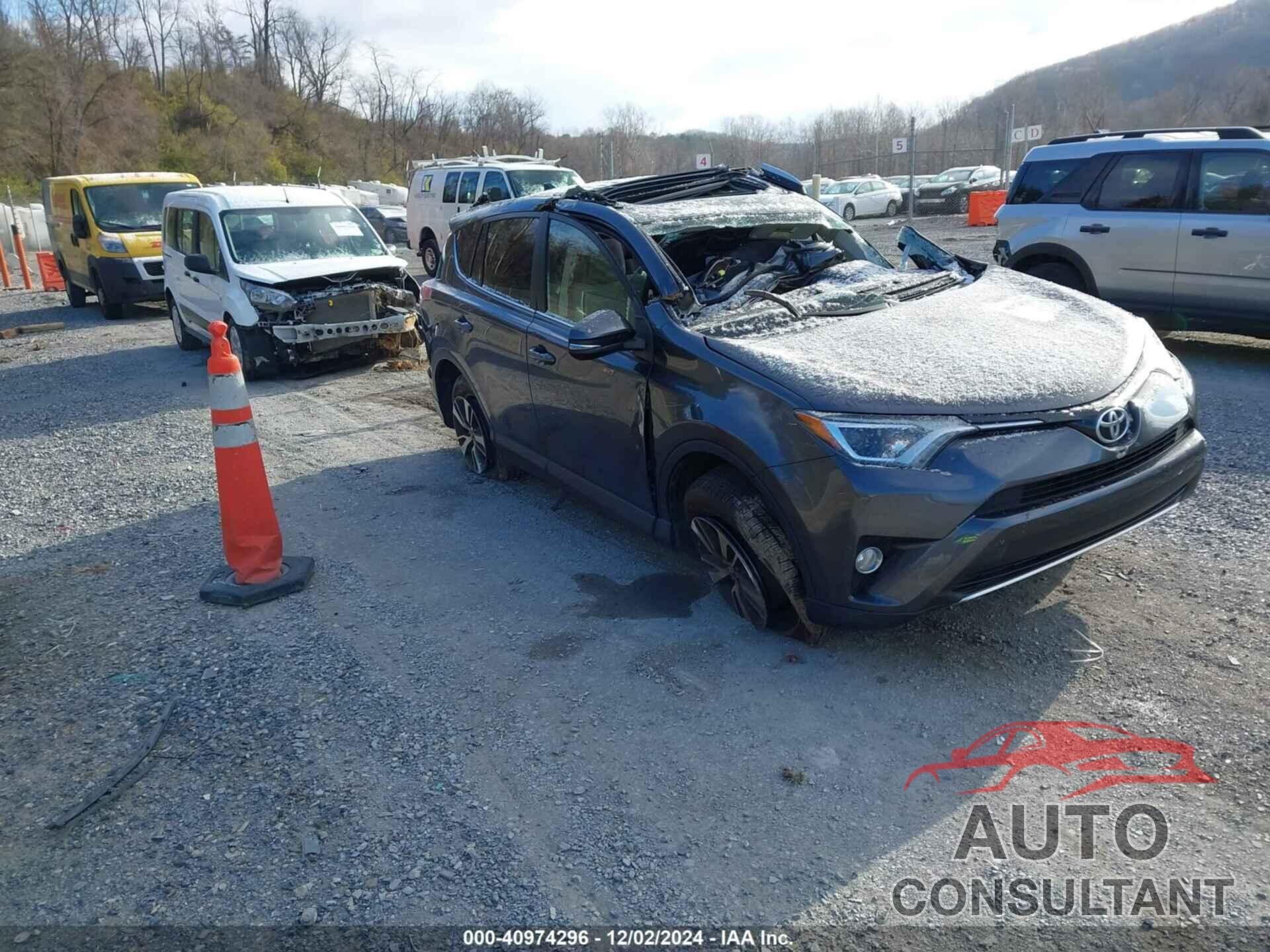 TOYOTA RAV4 2016 - JTMRFREV5GJ079152