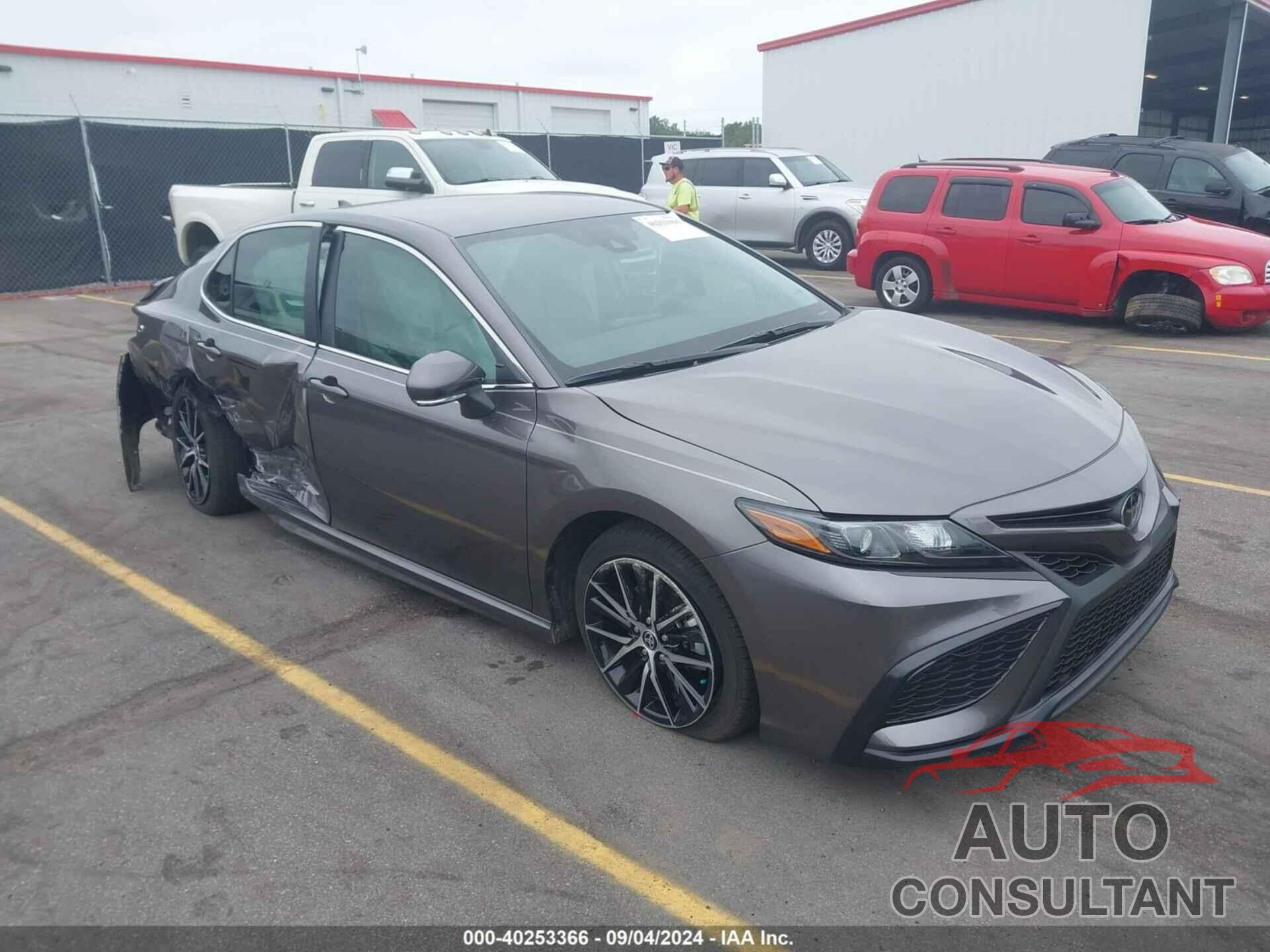 TOYOTA CAMRY 2022 - 4T1G11AK7NU676720