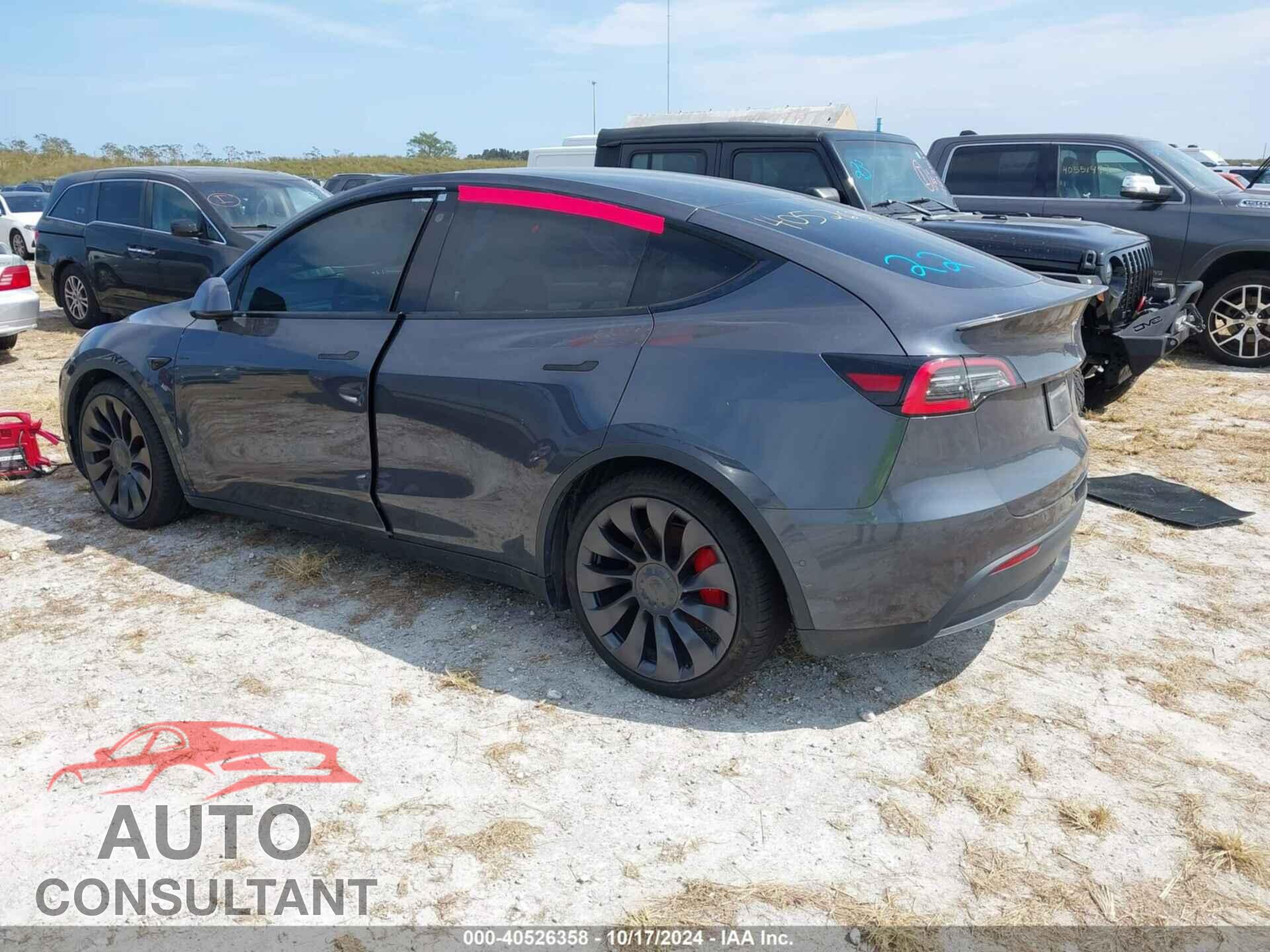 TESLA MODEL Y 2021 - 5YJYGDEF2MF141002
