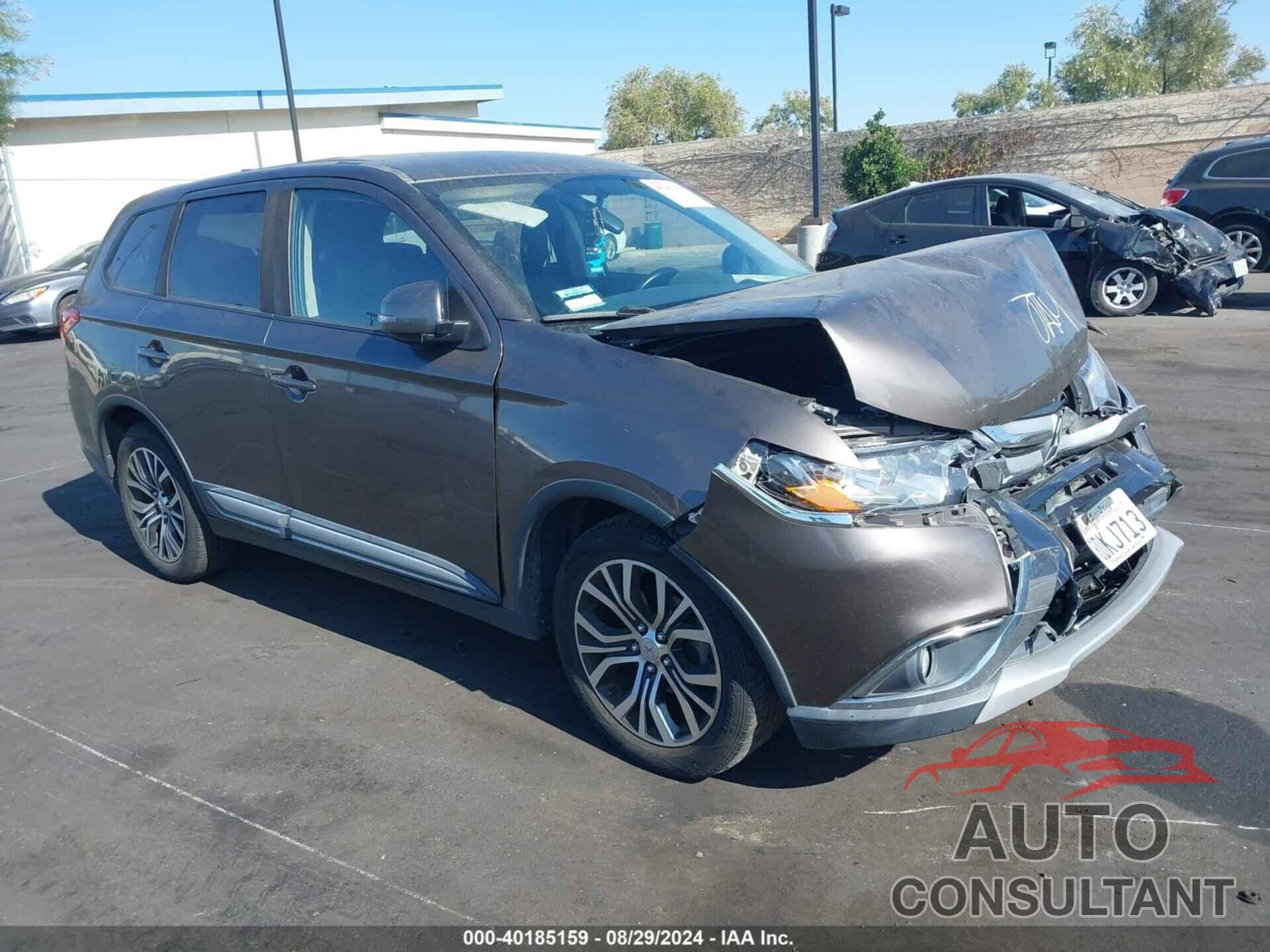 MITSUBISHI OUTLANDER 2018 - JA4AD3A37JZ031837