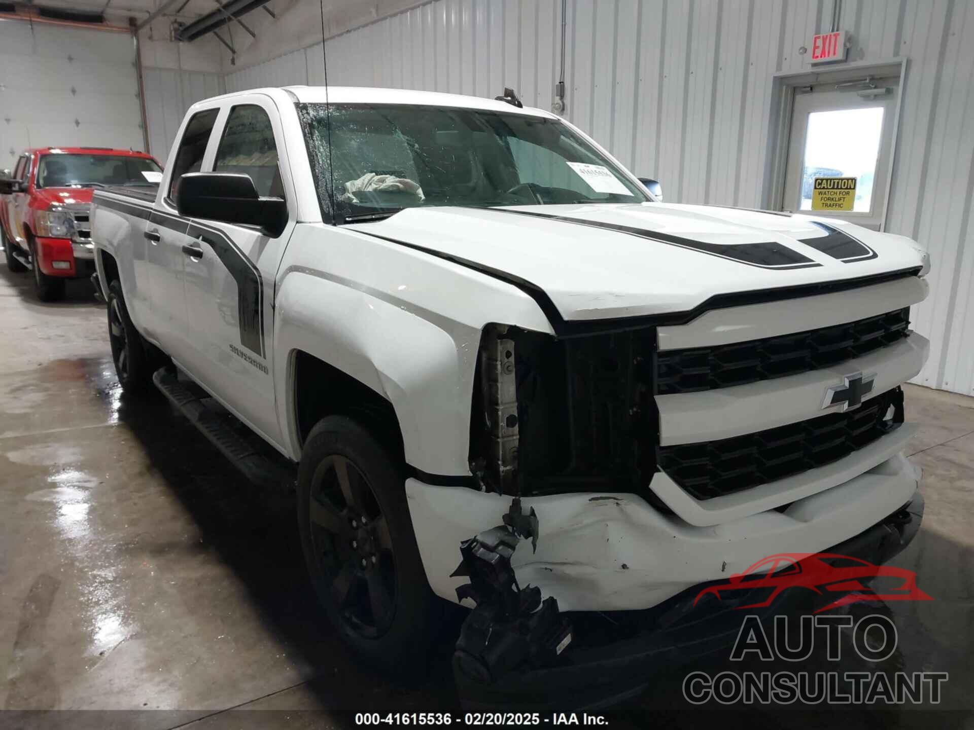 CHEVROLET SILVERADO 1500 2018 - 1GCVKPEC3JZ180194
