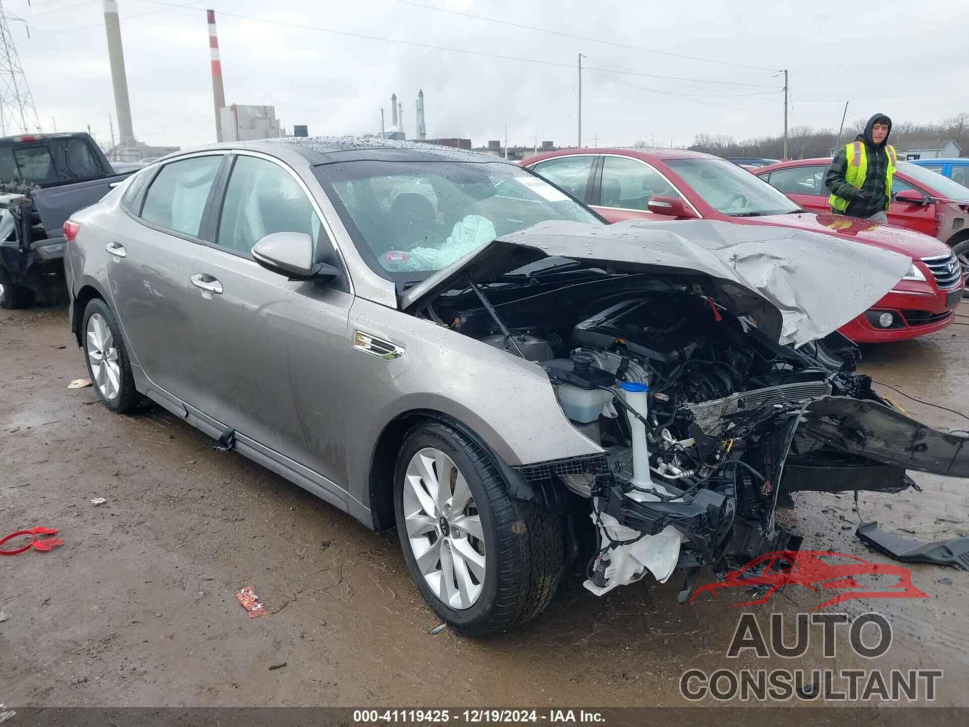 KIA OPTIMA 2018 - 5XXGU4L32JG201205