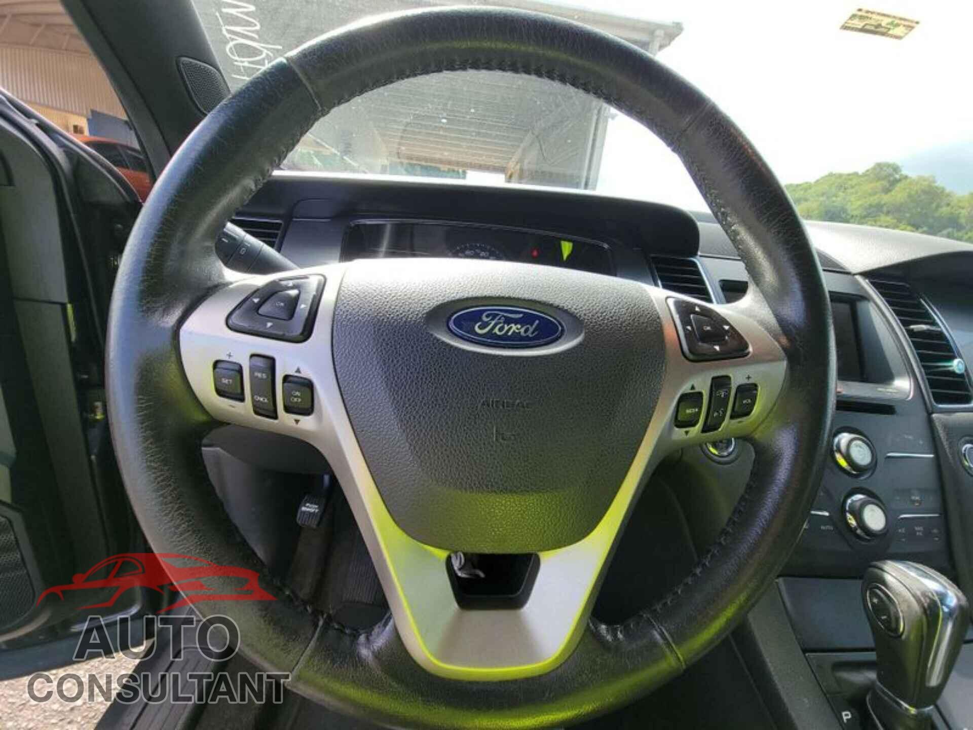 FORD TAURUS 2015 - 1FAHP2E85FG122996