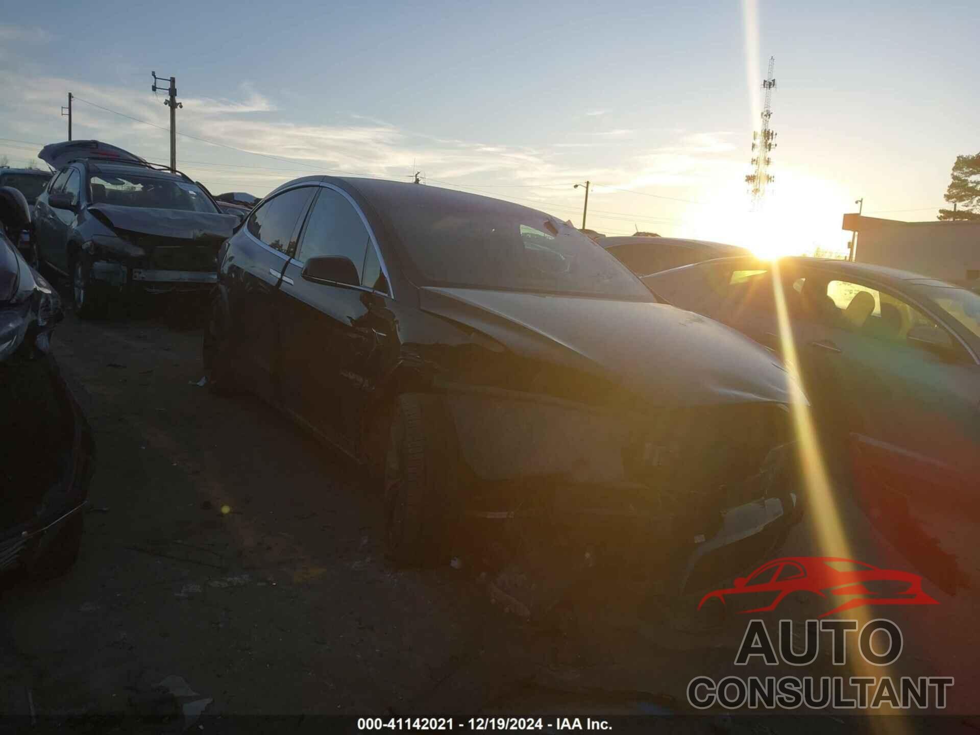 TESLA MODEL X 2017 - 5YJXCDE26HF052611