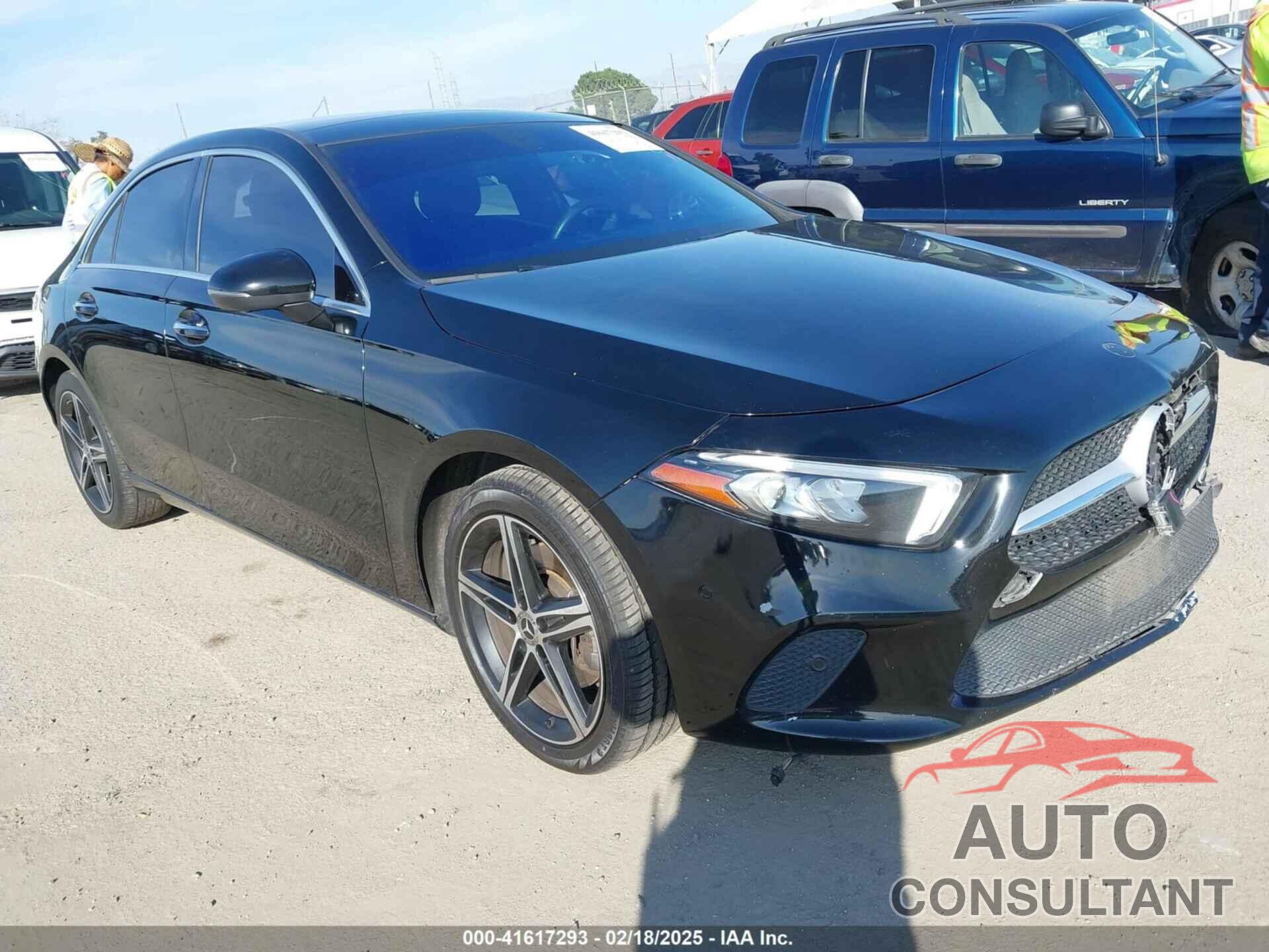 MERCEDES-BENZ A 220 2019 - WDD3G4FB0KW007268