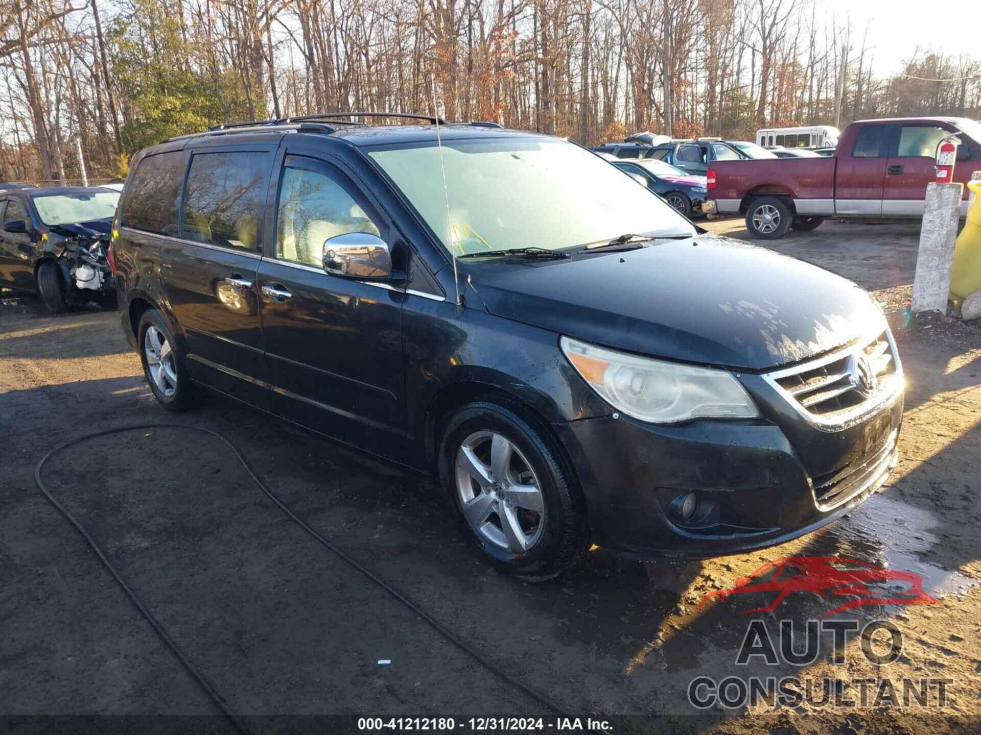VOLKSWAGEN ROUTAN 2010 - 2V4RW6DX1AR250733