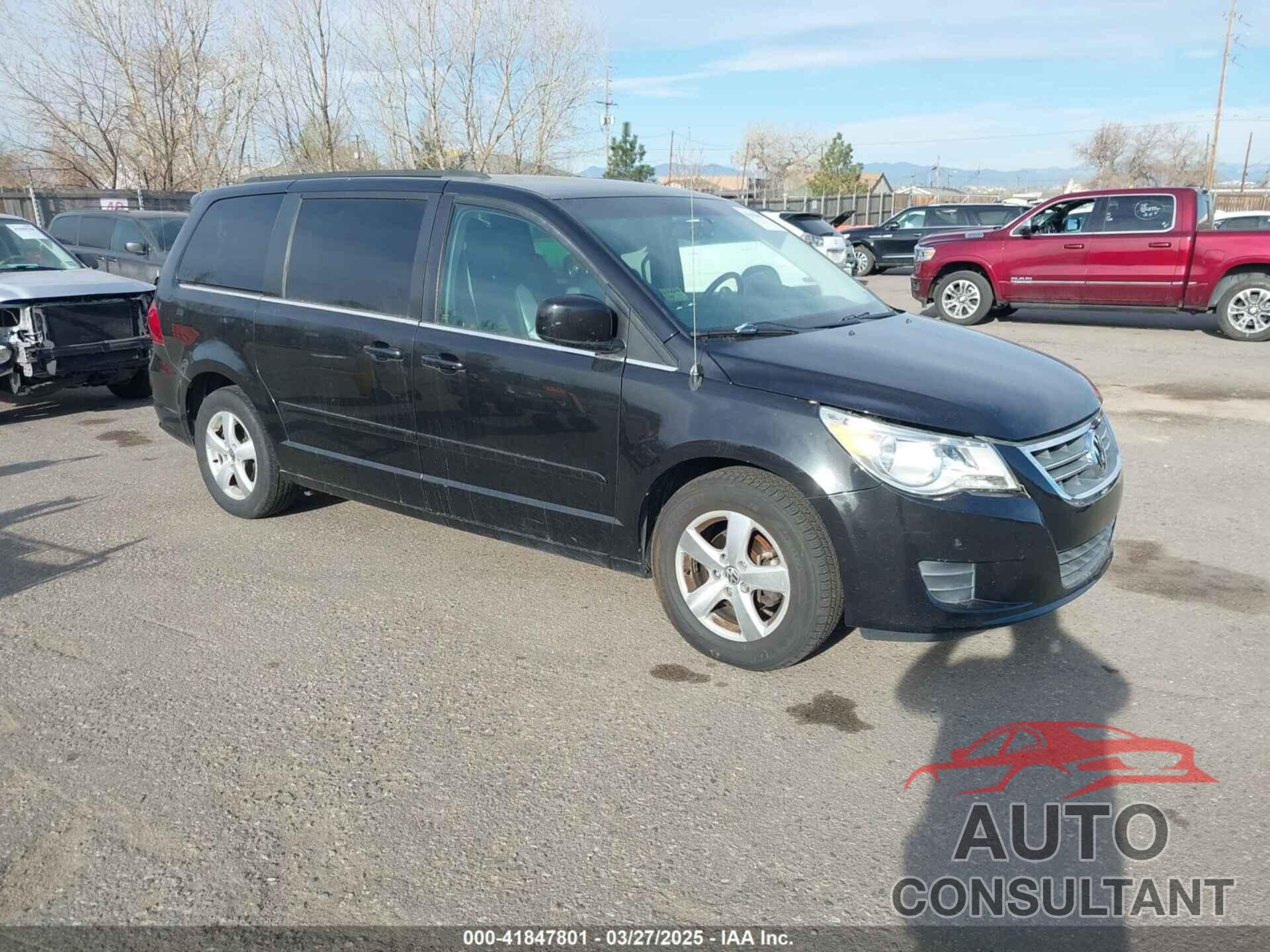 VOLKSWAGEN ROUTAN 2011 - 2V4RW3DG1BR718170