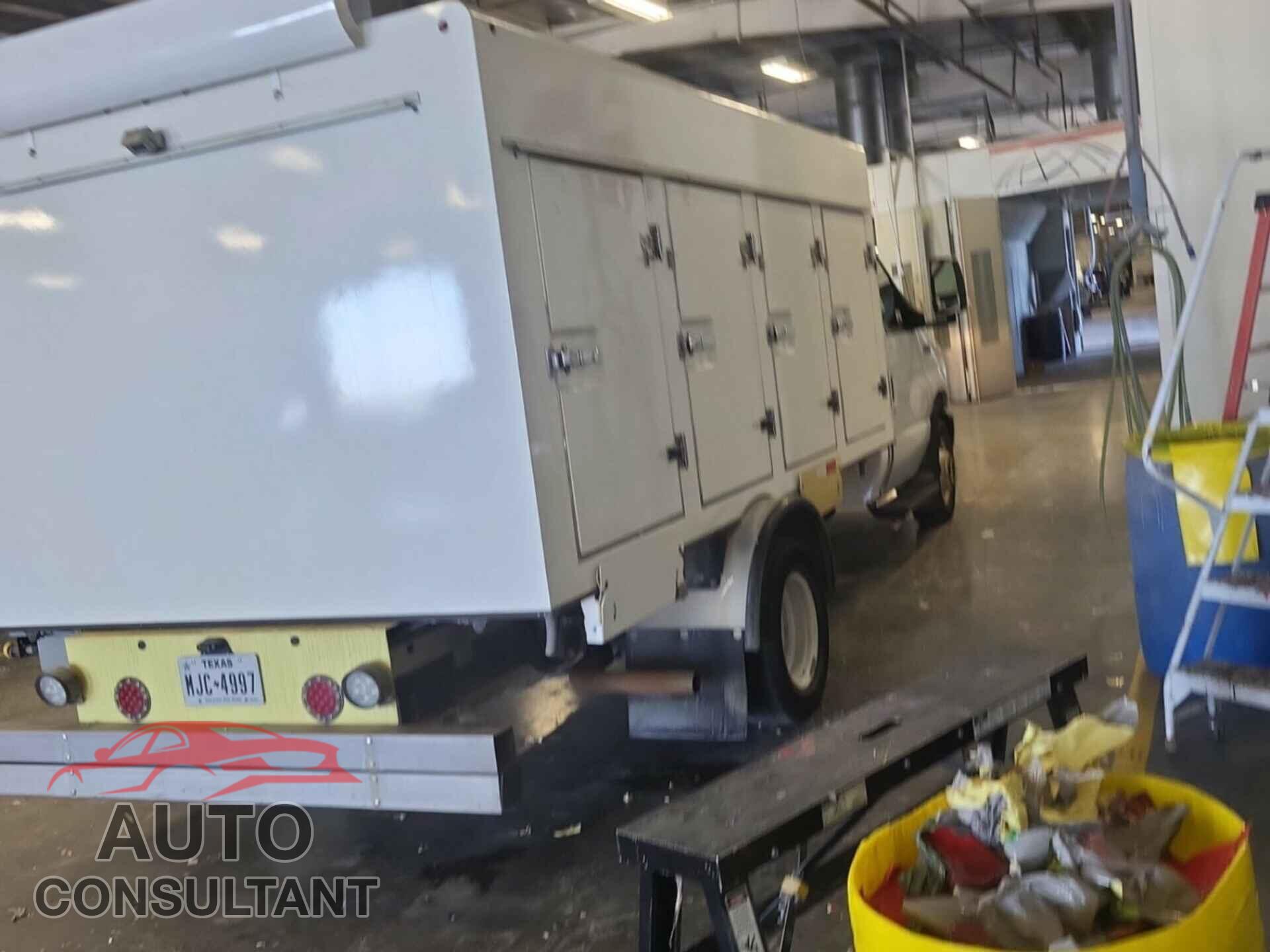 FORD ECONOLINE 2019 - 1FDXE4FS3KDC19347