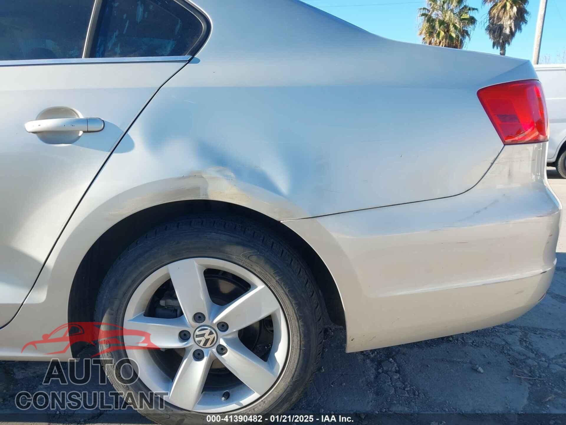 VOLKSWAGEN JETTA 2012 - 3VWLL7AJ9CM314572
