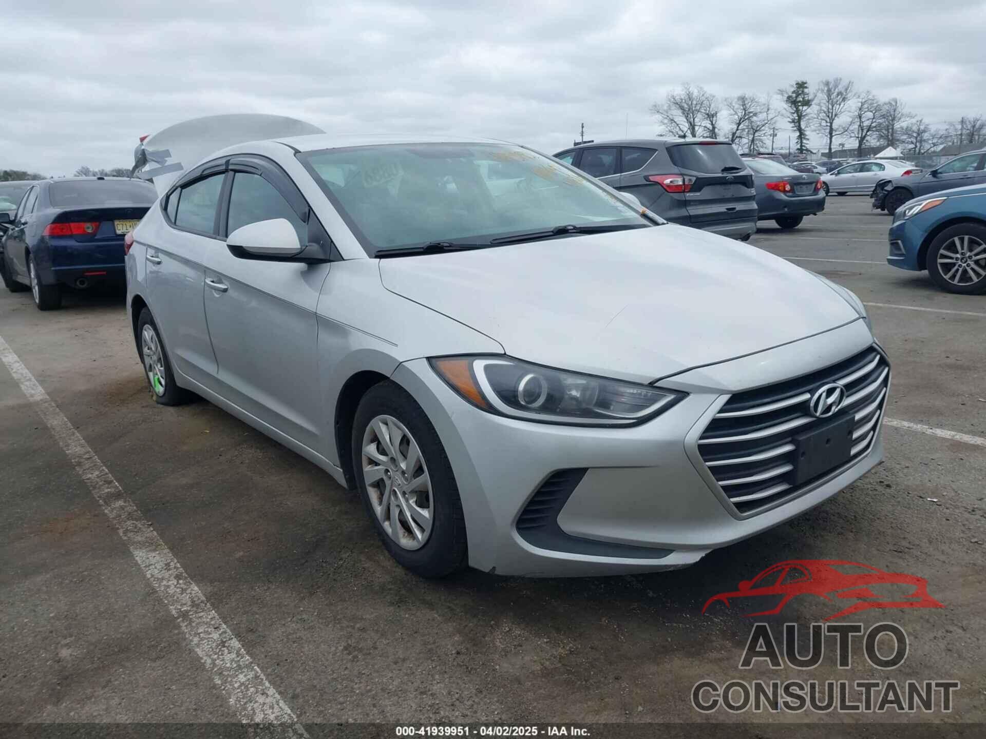 HYUNDAI ELANTRA 2018 - 5NPD74LF2JH284319