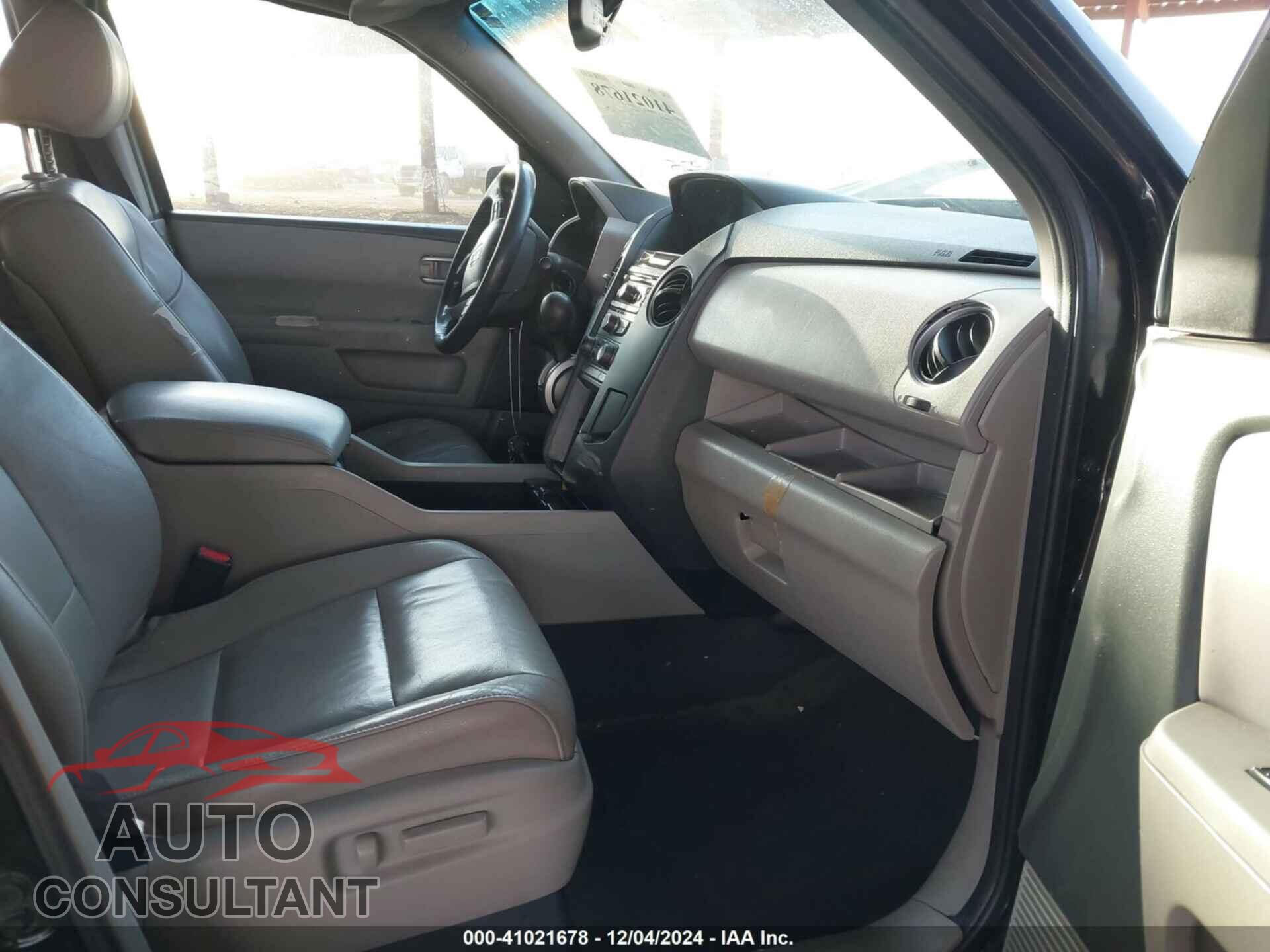 HONDA PILOT 2015 - 5FNYF3H52FB009232