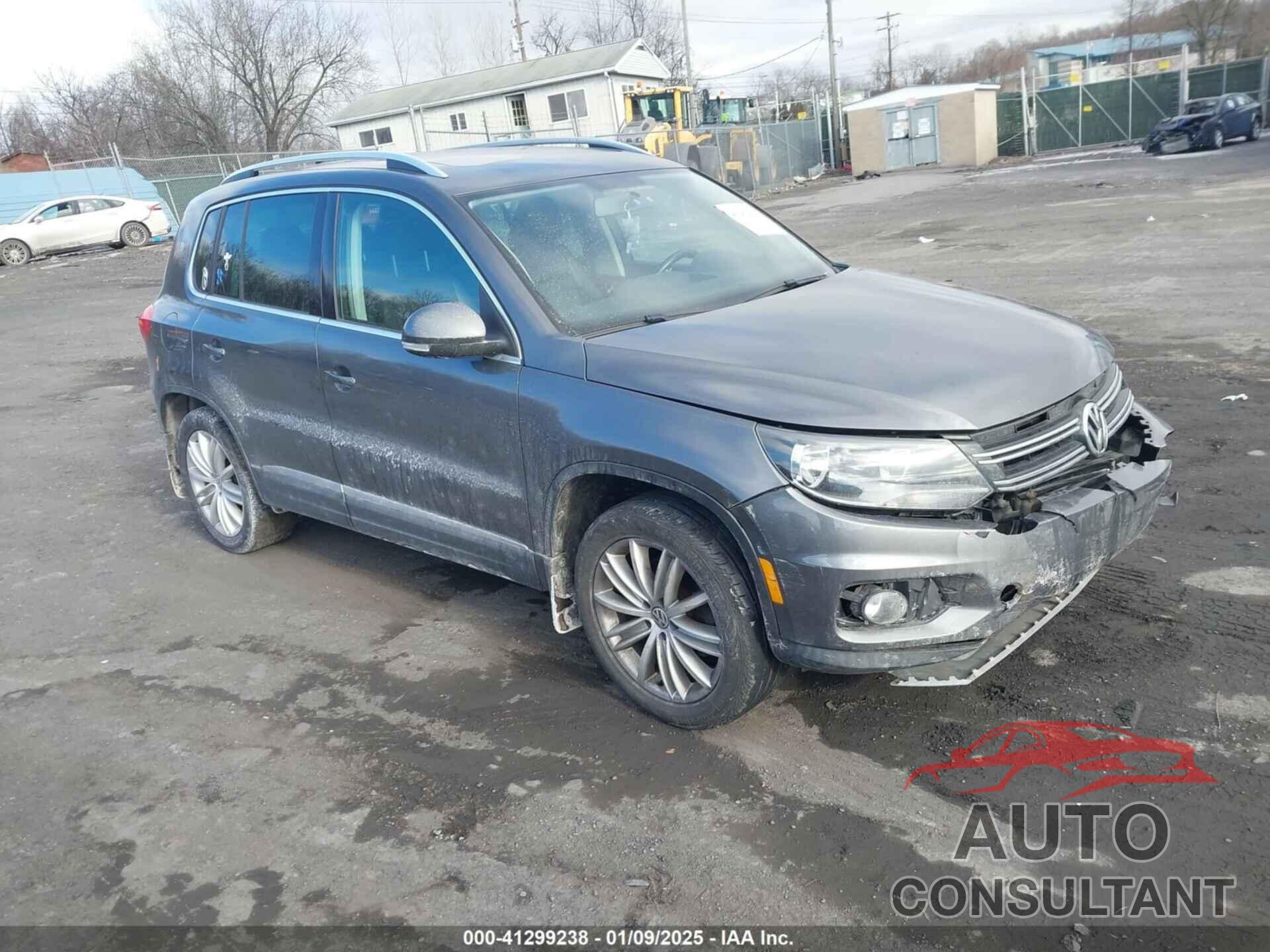 VOLKSWAGEN TIGUAN 2013 - WVGBV3AX4DW608318