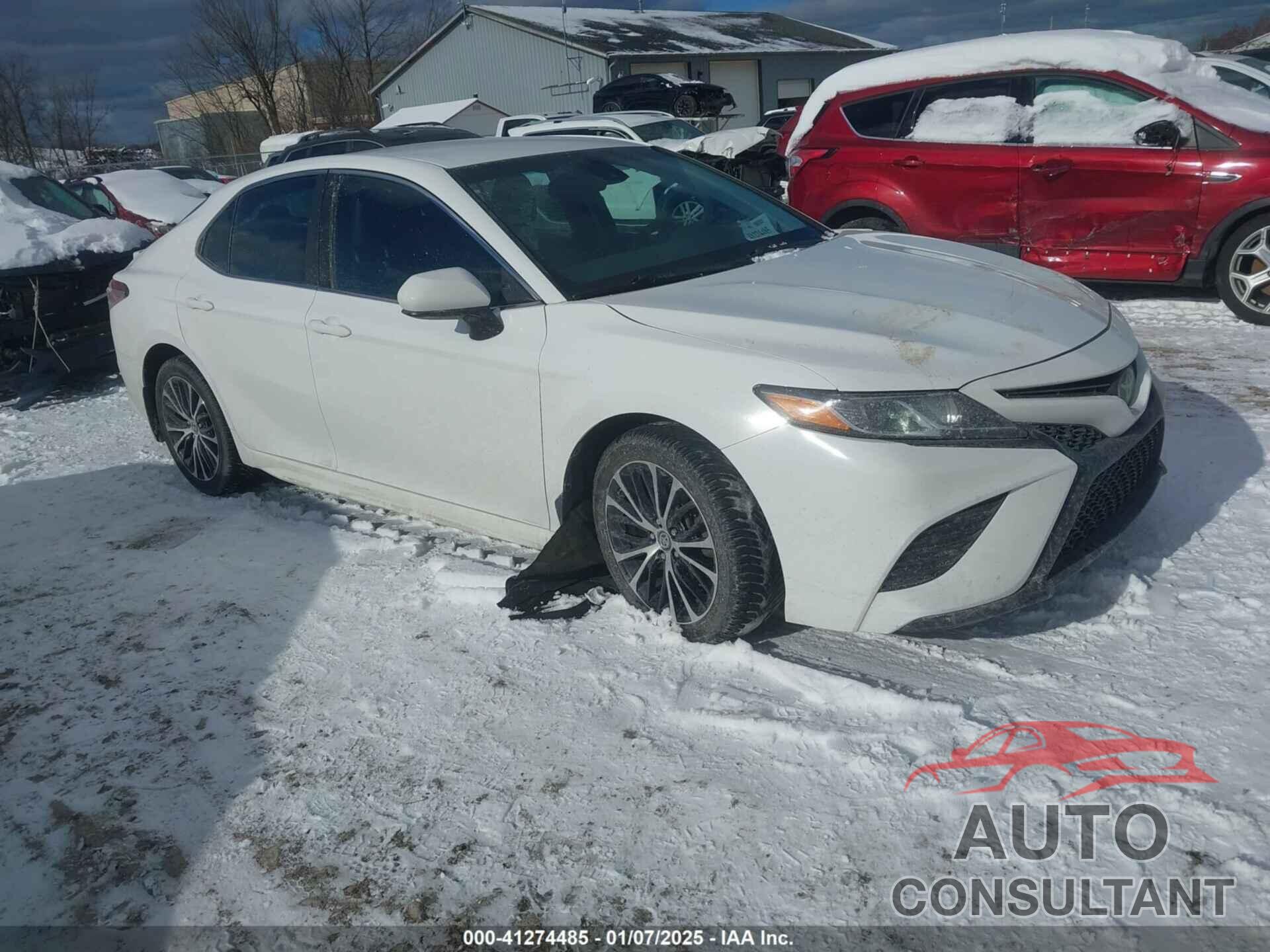 TOYOTA CAMRY 2018 - 4T1B11HK4JU031100
