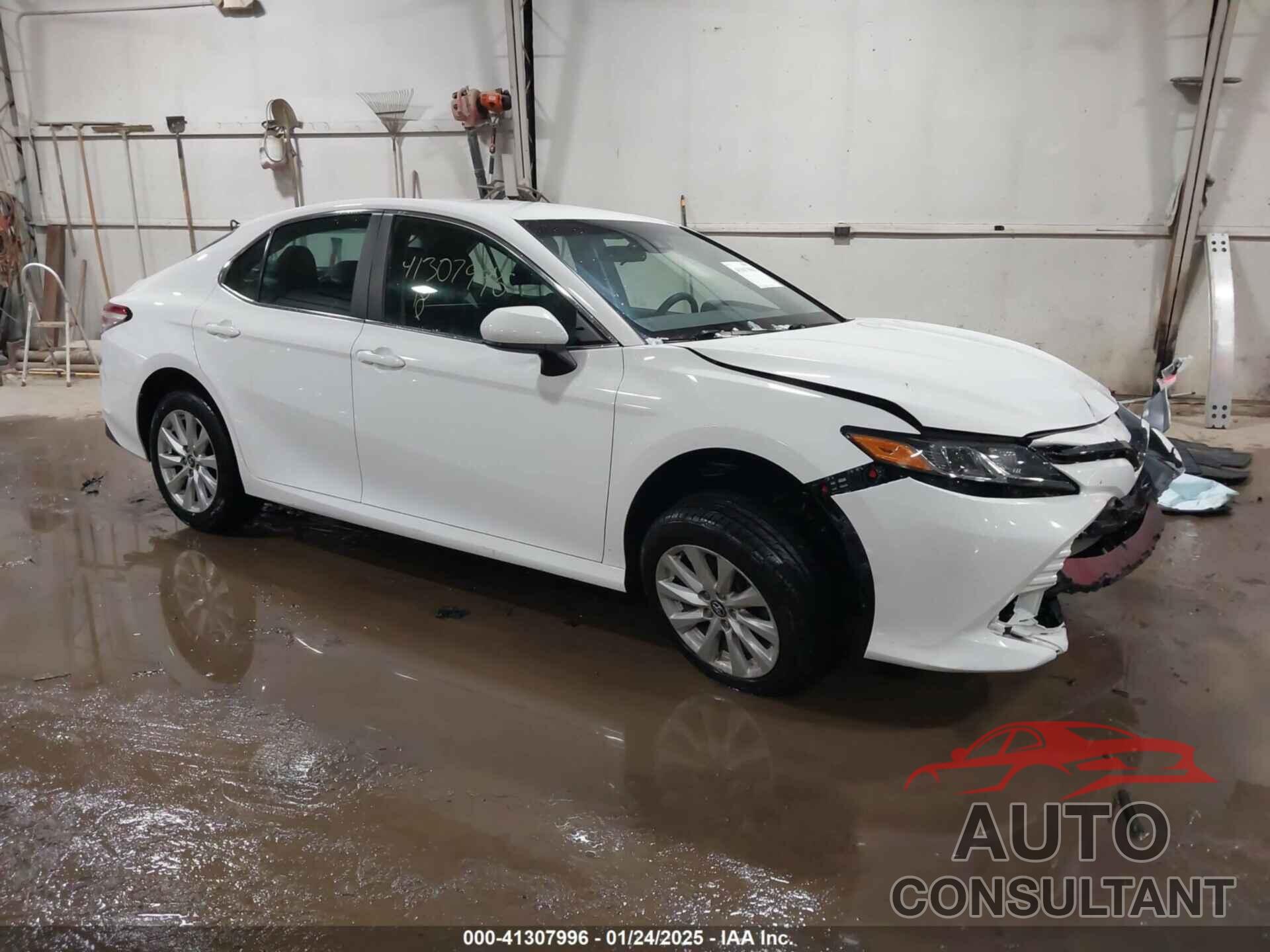 TOYOTA CAMRY 2018 - 4T1B11HK7JU141526