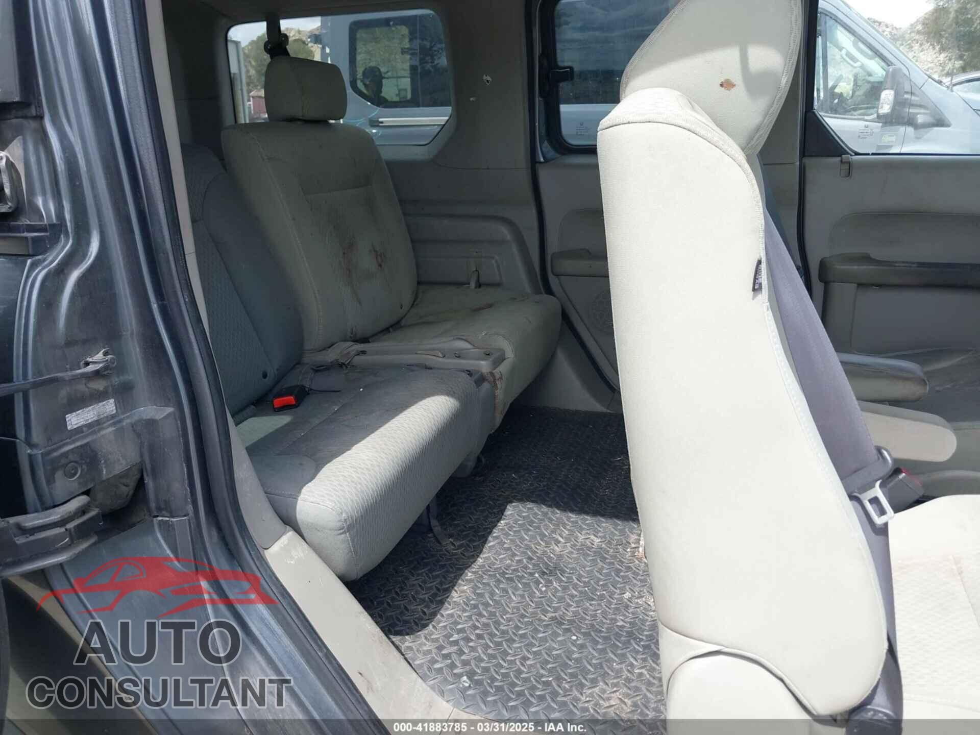 HONDA ELEMENT 2011 - 5J6YH1H72BL001200