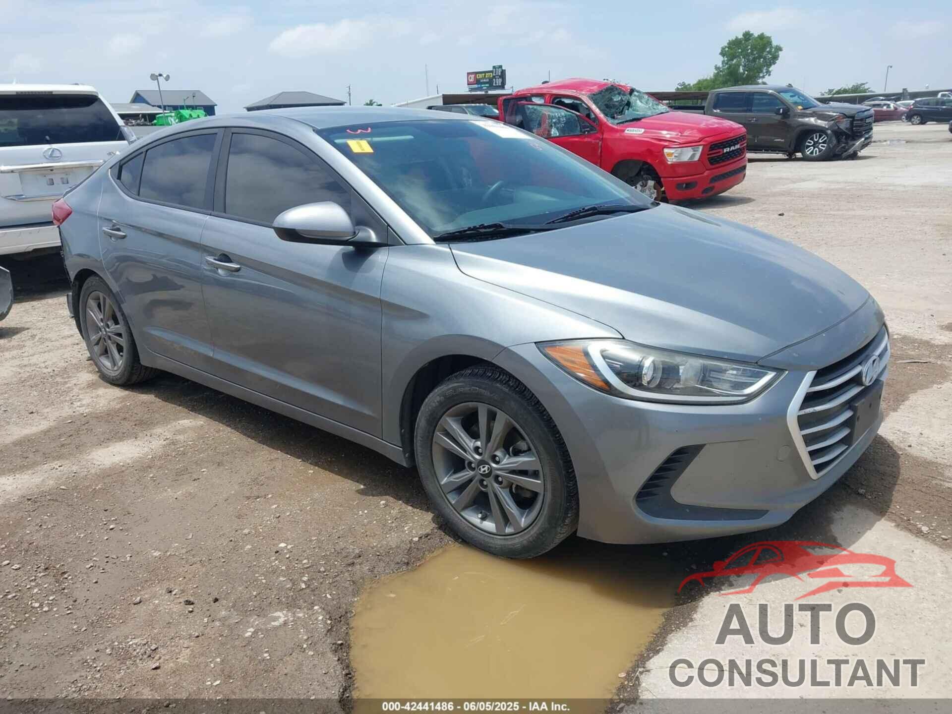 HYUNDAI ELANTRA 2017 - KMHD84LF5HU061037