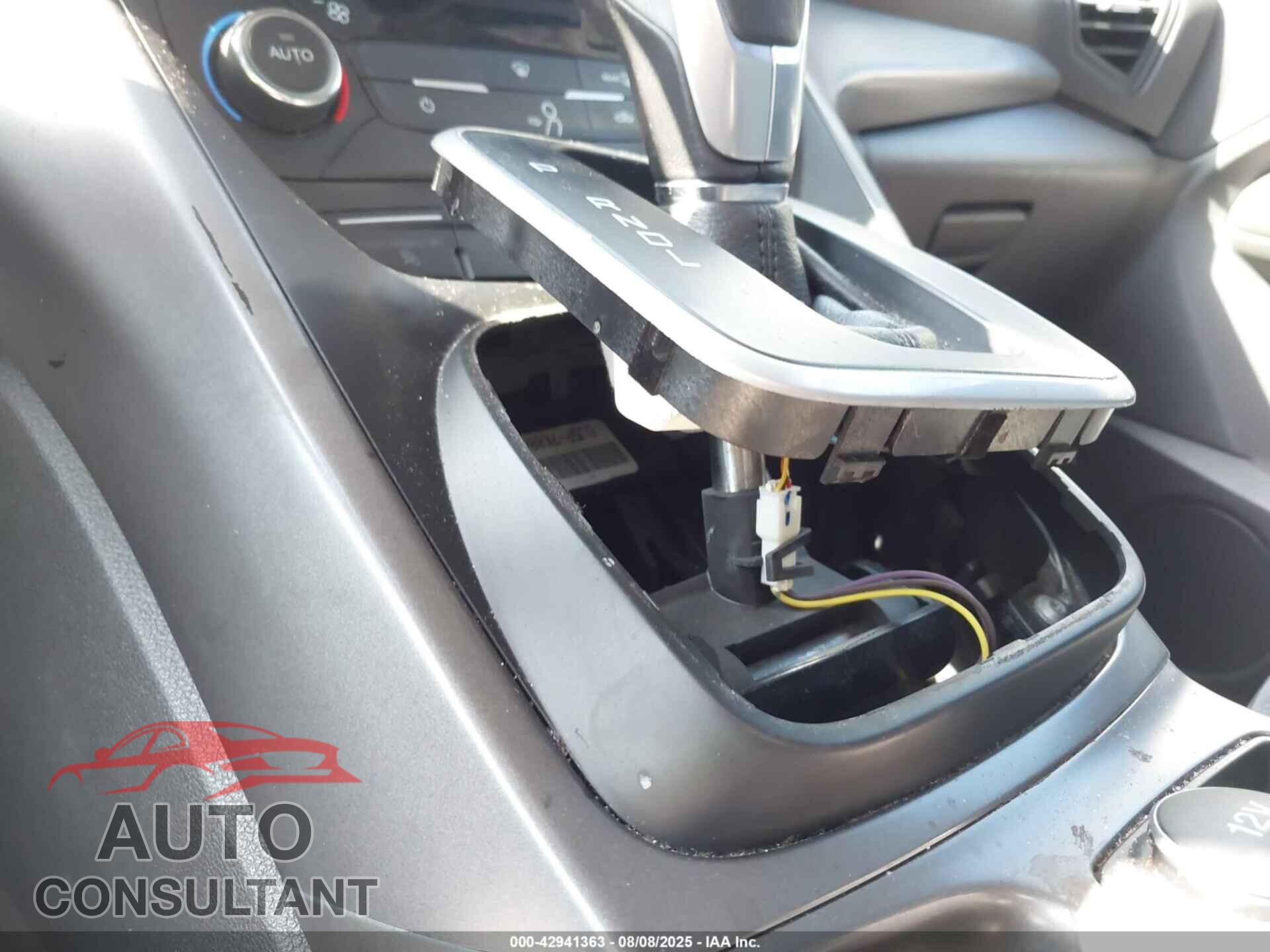 FORD C-MAX ENERGI 2017 - 1FADP5EU3HL108599