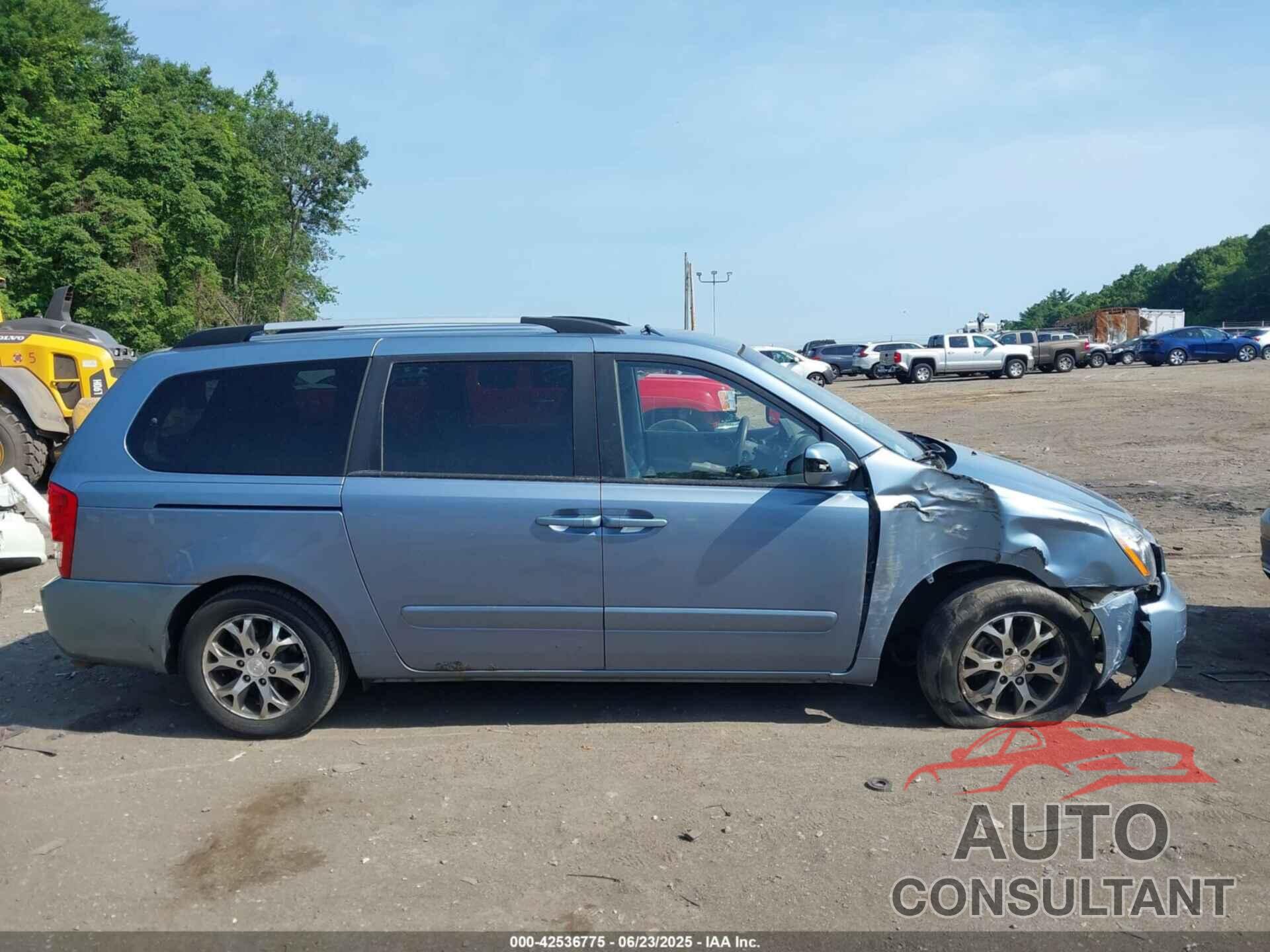 KIA SEDONA 2014 - KNDMG4C78E6539371
