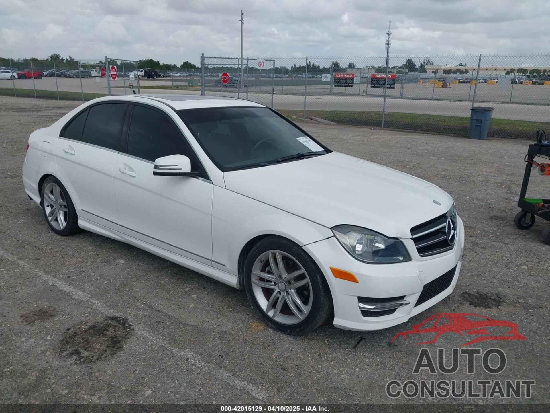 MERCEDES-BENZ C-CLASS 2014 - WDDGF4HBXEA941179
