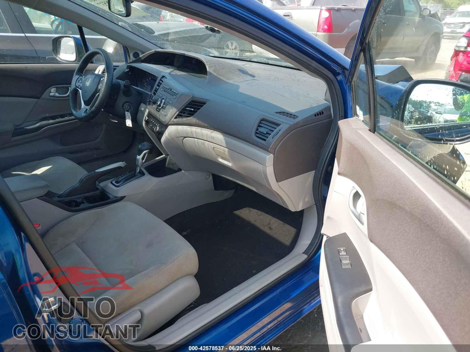 HONDA CIVIC 2012 - 2HGFB2F83CH500135