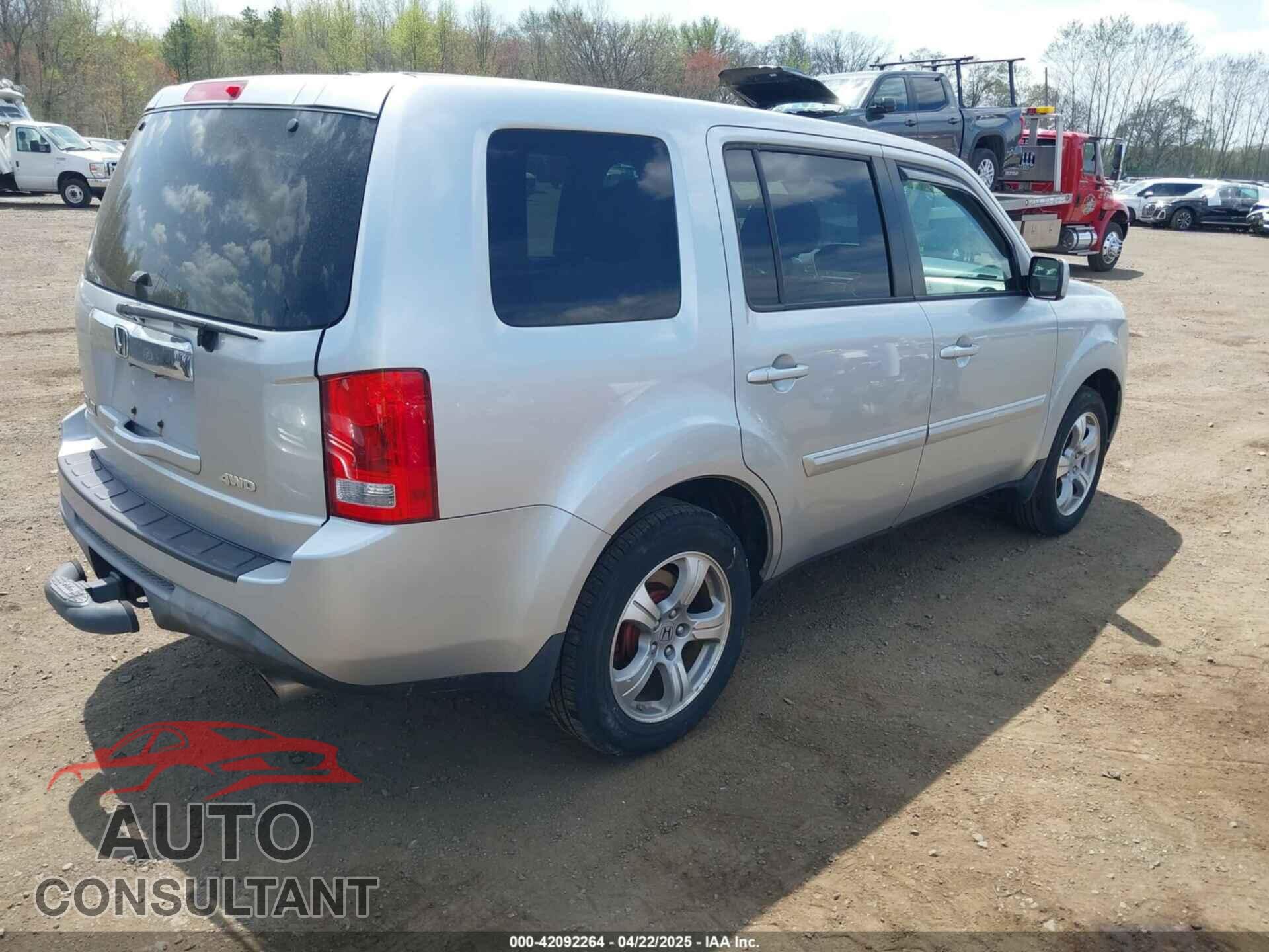 HONDA PILOT 2013 - 5FNYF4H56DB028031