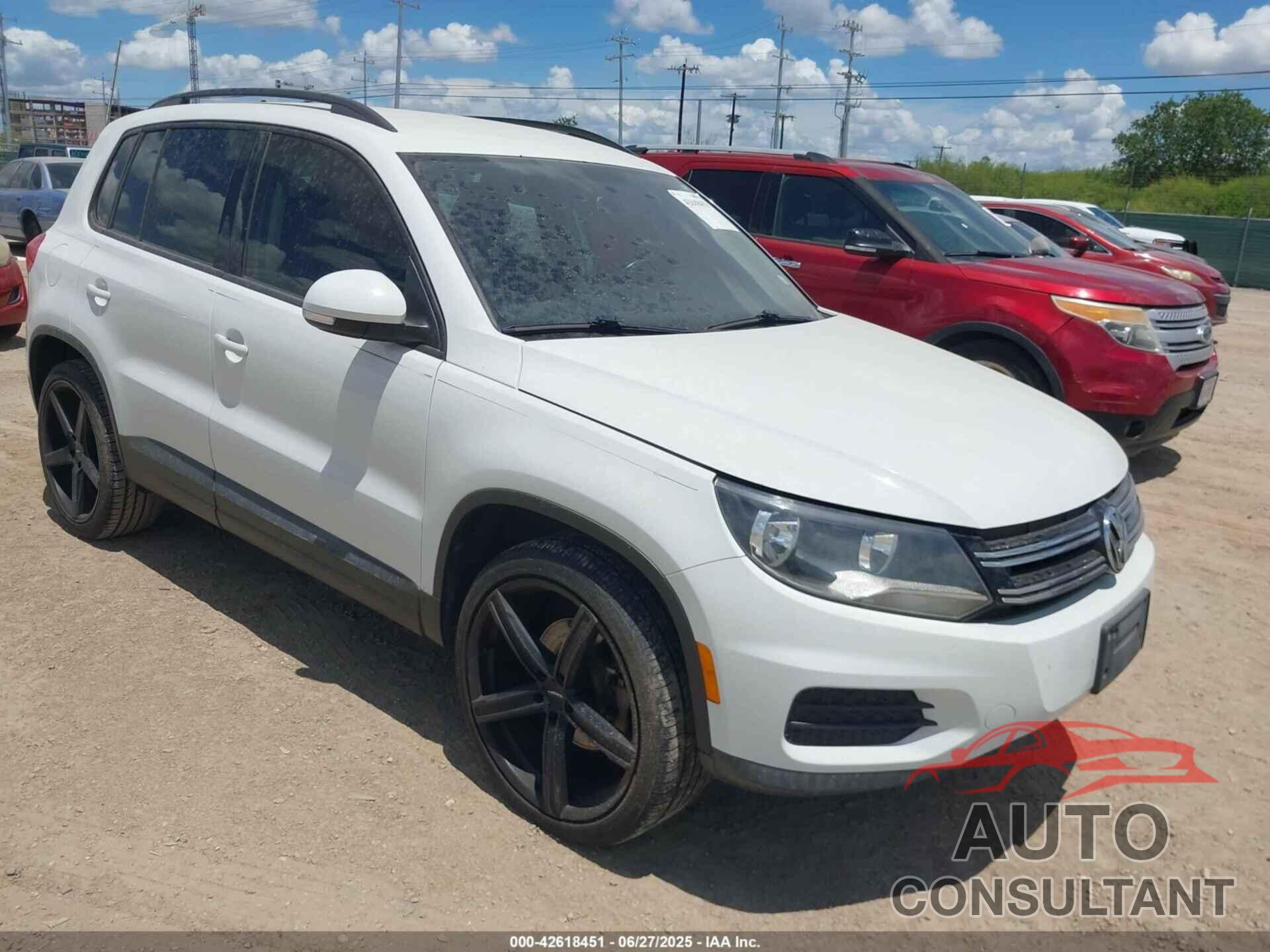 VOLKSWAGEN TIGUAN 2015 - WVGAV7AX6FW529397