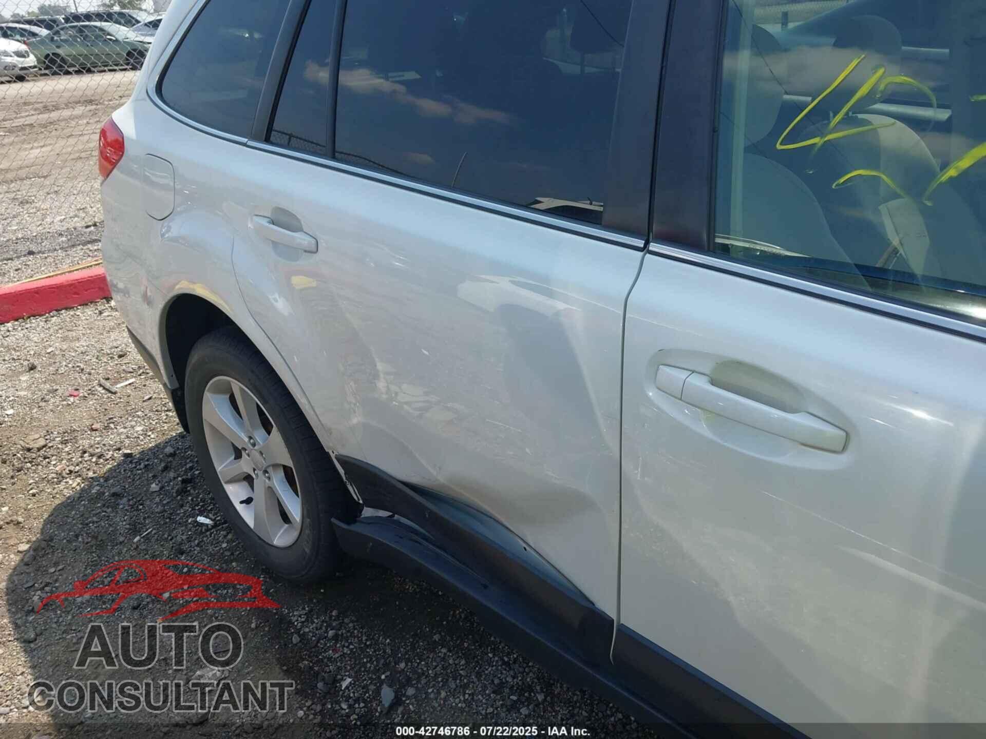 SUBARU OUTBACK 2014 - 4S4BRCCC4E3238750