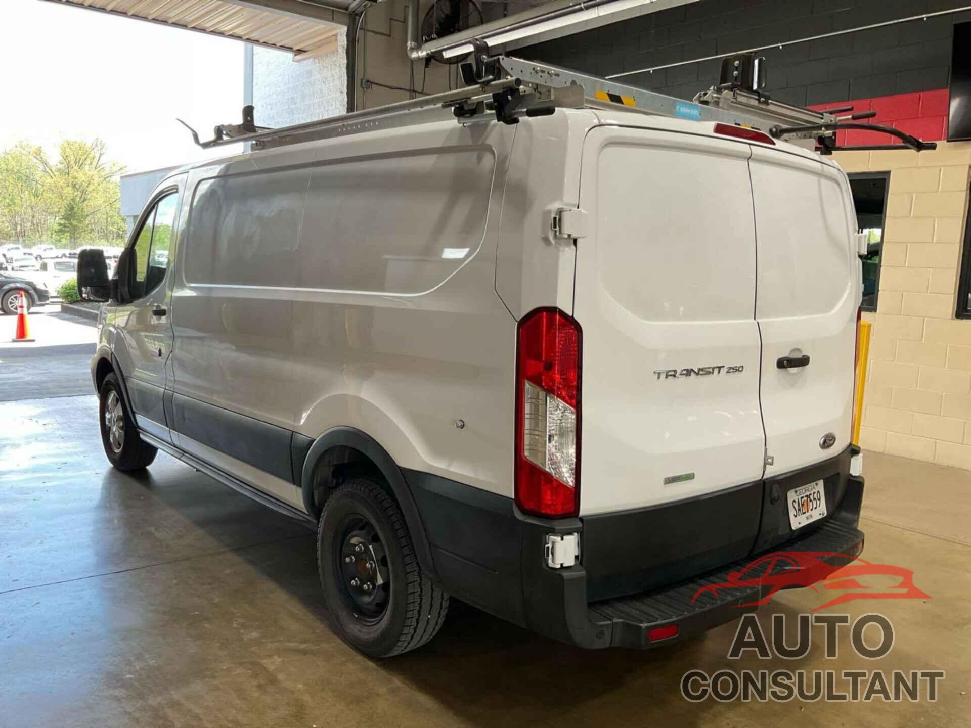 FORD TRANSIT 2019 - 1FTYR1YG4KKA38029