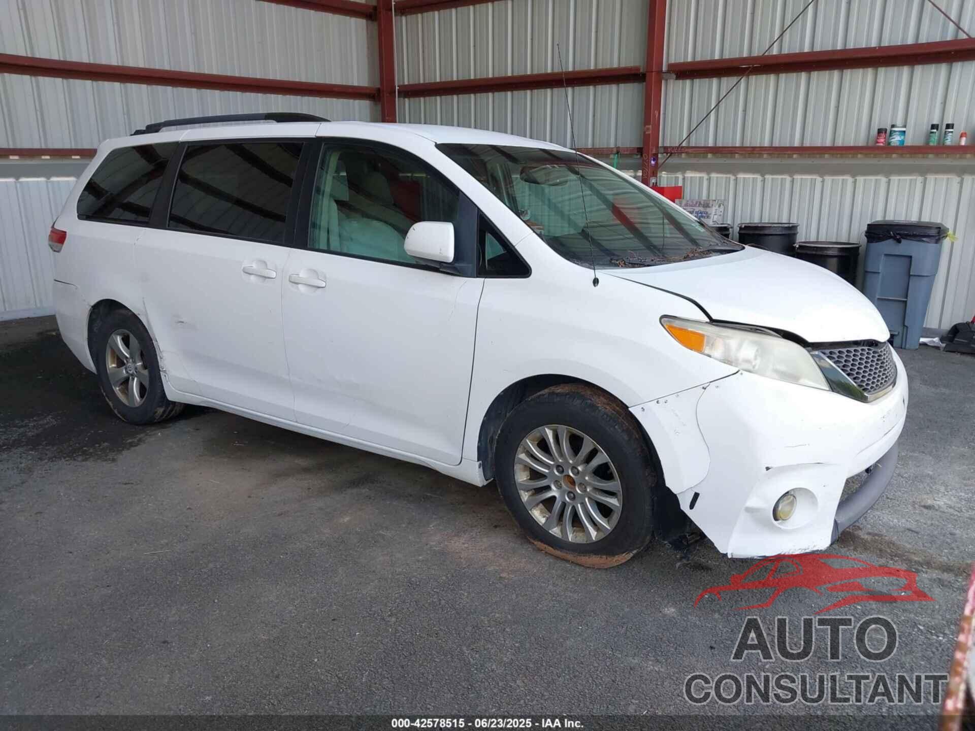 TOYOTA SIENNA 2011 - 5TDKK3DC8BS007447